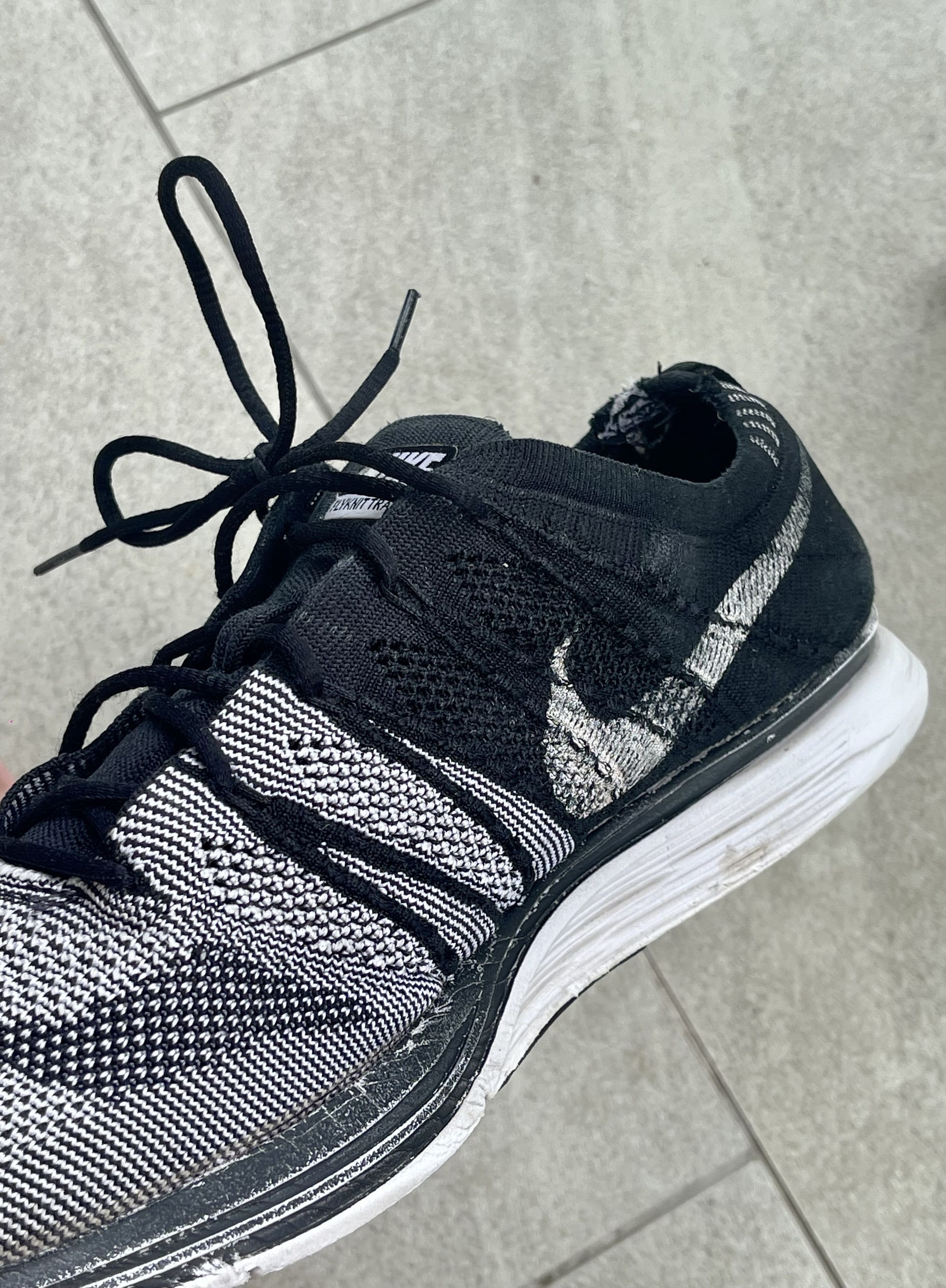 Nike (2018) Nike Flyknit Trainer Oreo Kanye Yeezy Black/ White Size US 10 / EU 43 - 13 Thumbnail