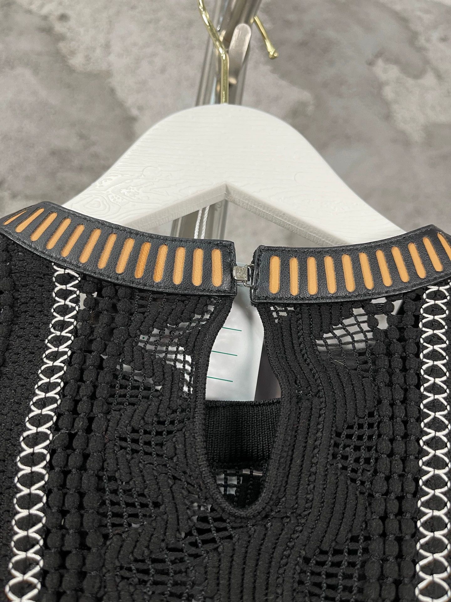 Louis Vuitton LV Leather Collar Cutout Short Sleeve S New Size S / US 4 / IT 40 - 5 Thumbnail