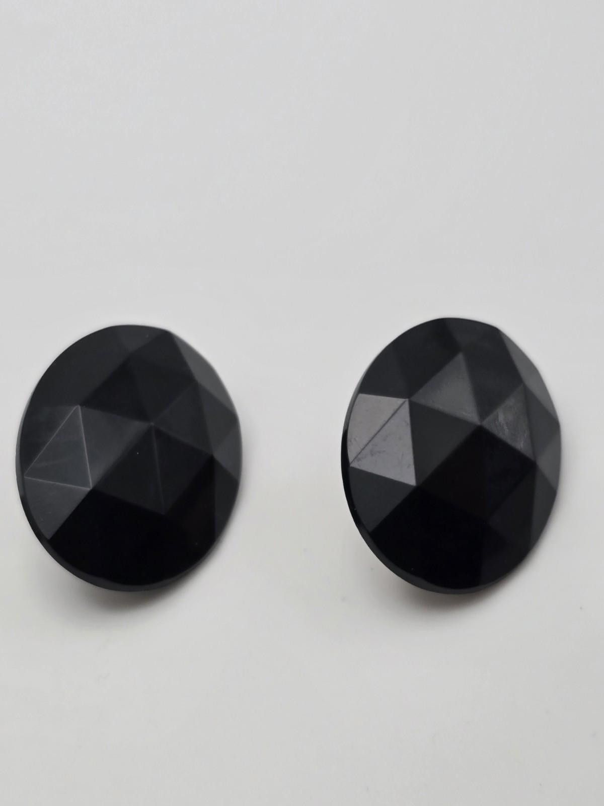 Other Vintage Les Bernard Oval Black Faceted Lucite Clip Earrings Size ONE SIZE - 1 Thumbnail