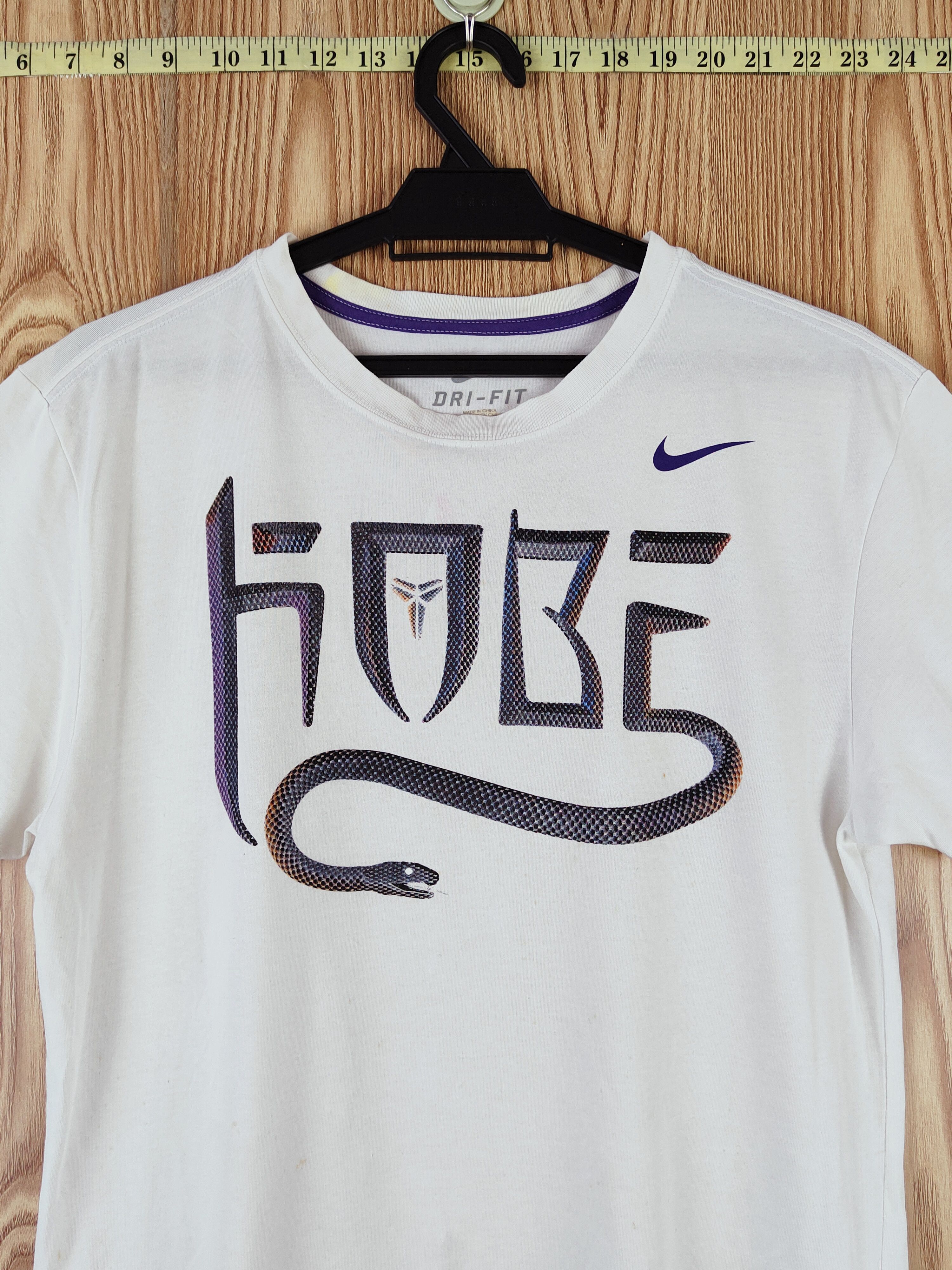 Nike DL Nike-Dri fit kobe bryant black mamba White tee #W576 Size US M / EU 48-50 / 2 - 2 Thumbnail