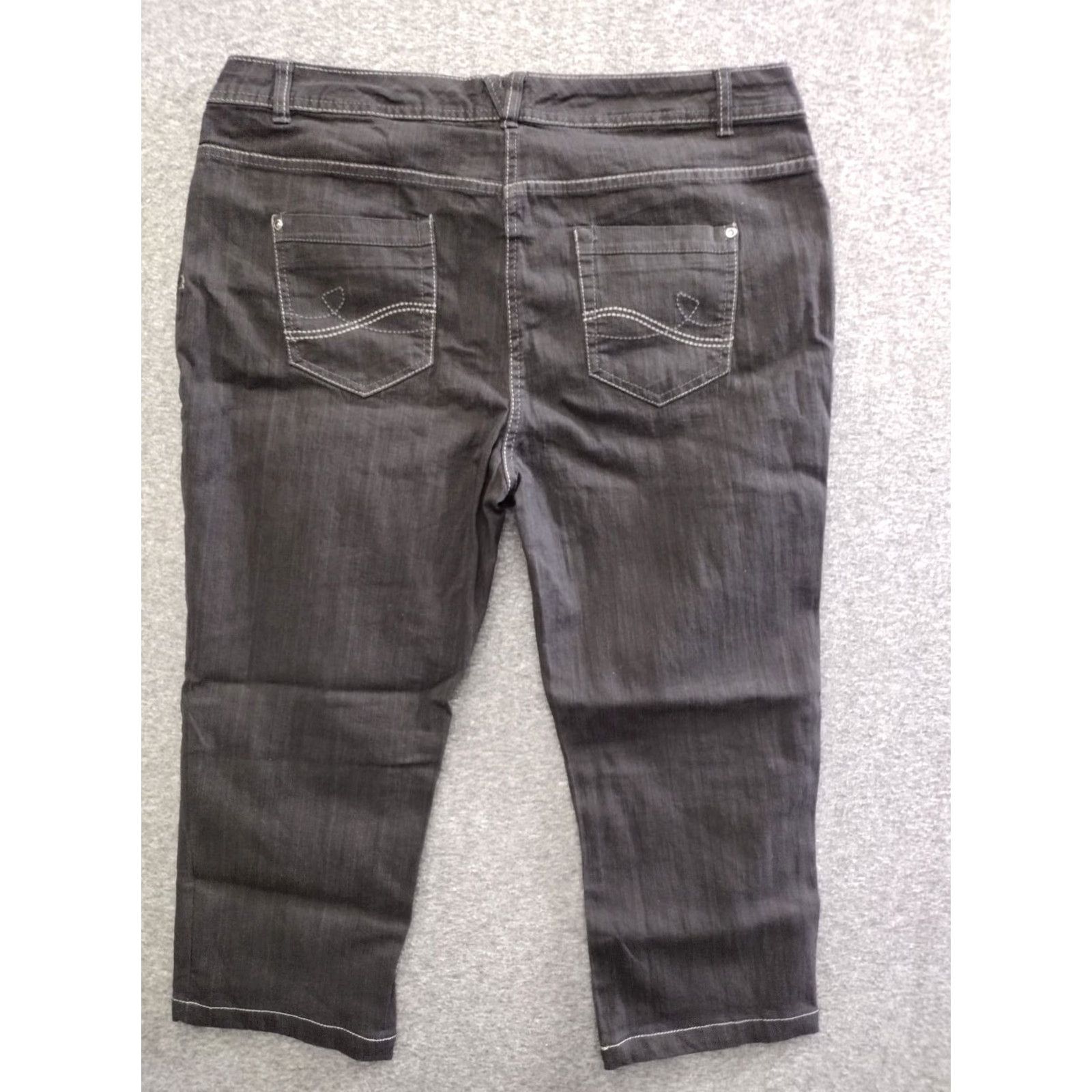 Vintage F&F Jeans Women's 18 Black Dark Wash Mid Rise Capri Jeans Size 40" / US 18 - 2 Thumbnail
