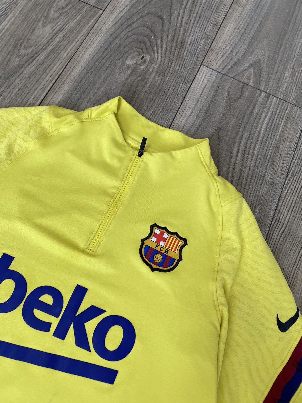 Nike Nike F.C. Barcelona Yellow Training Jersey Long Sleeve Size US S / EU 44-46 / 1 - 9 Thumbnail