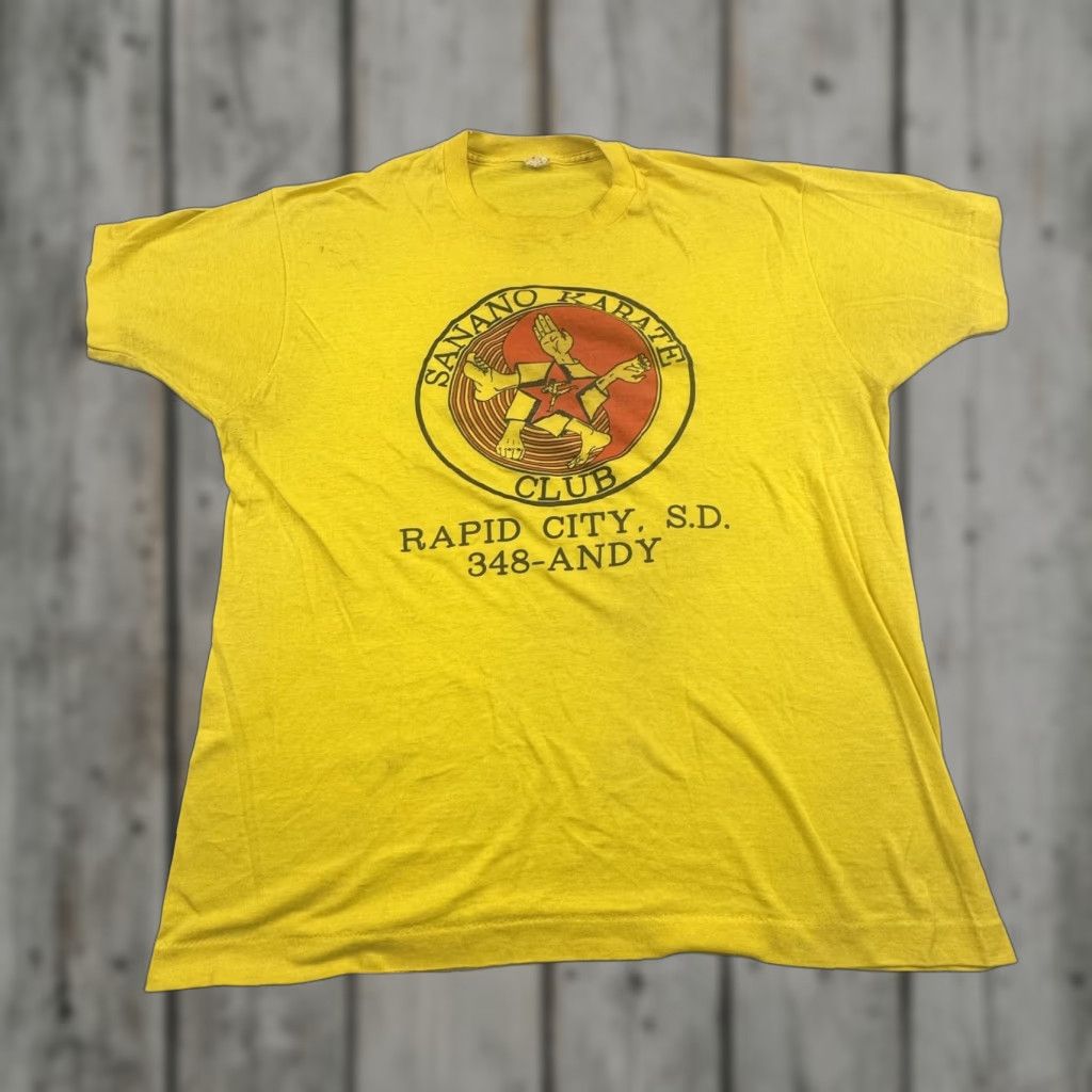 Other VINTAGE Sanano Karate Club T-Shirt Mens Large Yellow Graphic 80s Rapid City SD Size US L / EU 52-54 / 3 - 1 Thumbnail