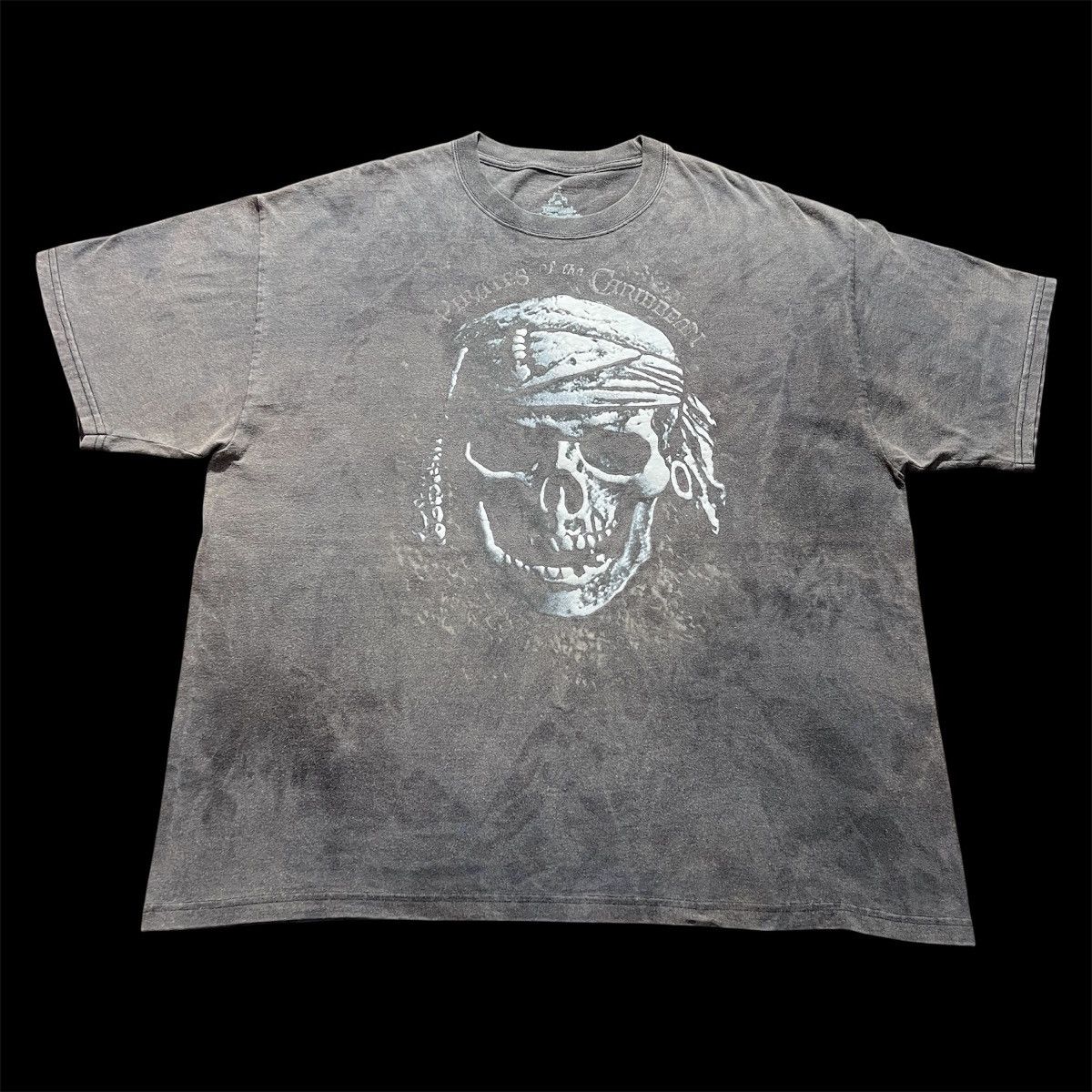 Disney Pirates of the Caribbean Movie Tee XL Faded Thrashed skull Size US XL / EU 56 / 4 - 2 Thumbnail
