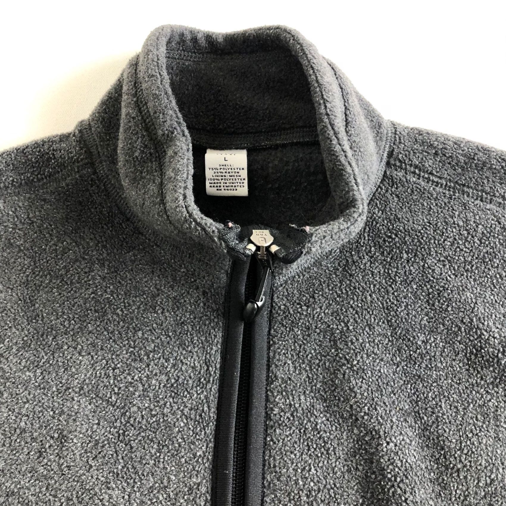 Gap GAP Fleece Vest Mens Large Gray Solid Full Zip Sweater Polyester Blend Size US L / EU 52-54 / 3 - 3 Thumbnail