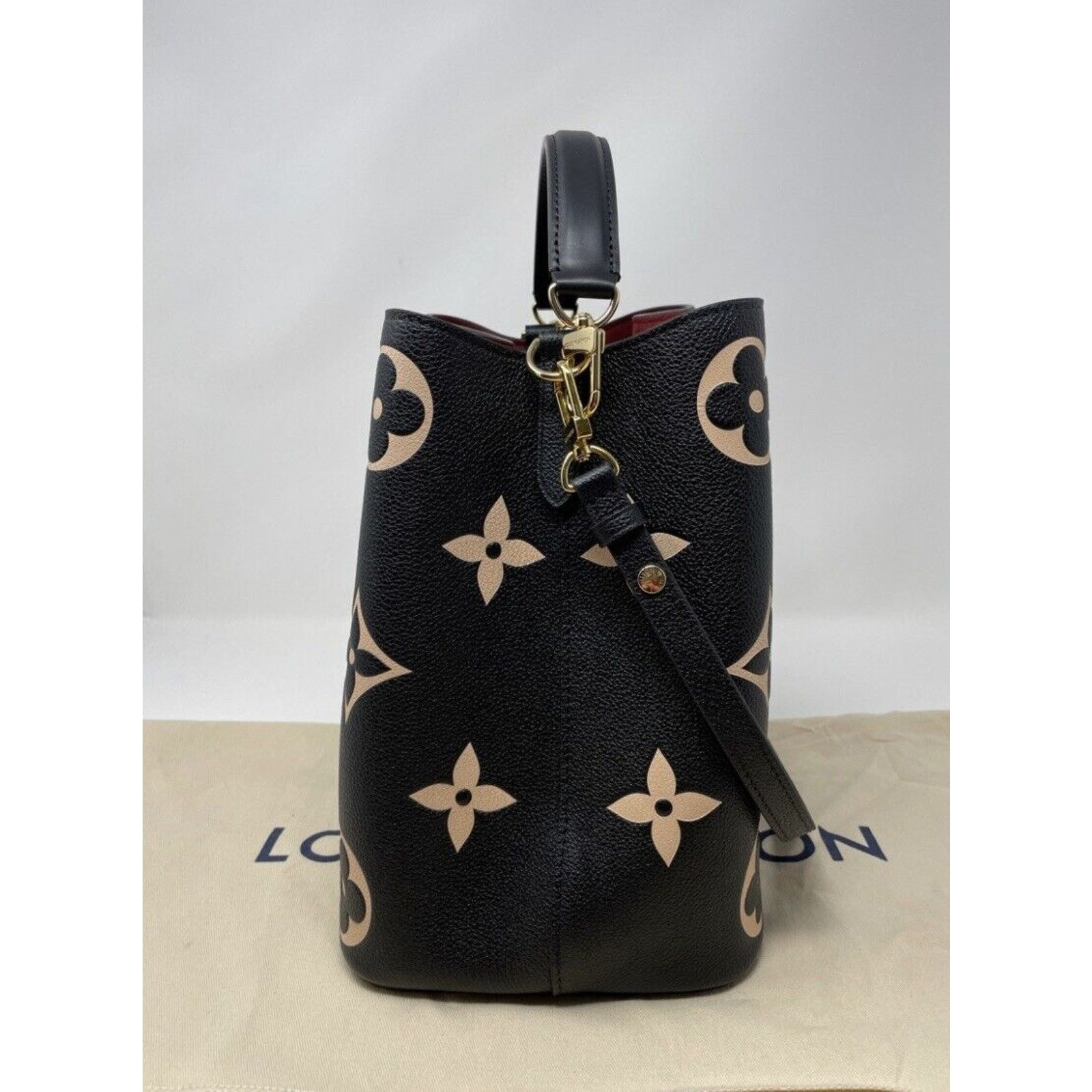 Louis Vuitton Louis Vuitton NéoNoé Shoulder Bag MM Black Leather Size ONE SIZE - 7 Thumbnail