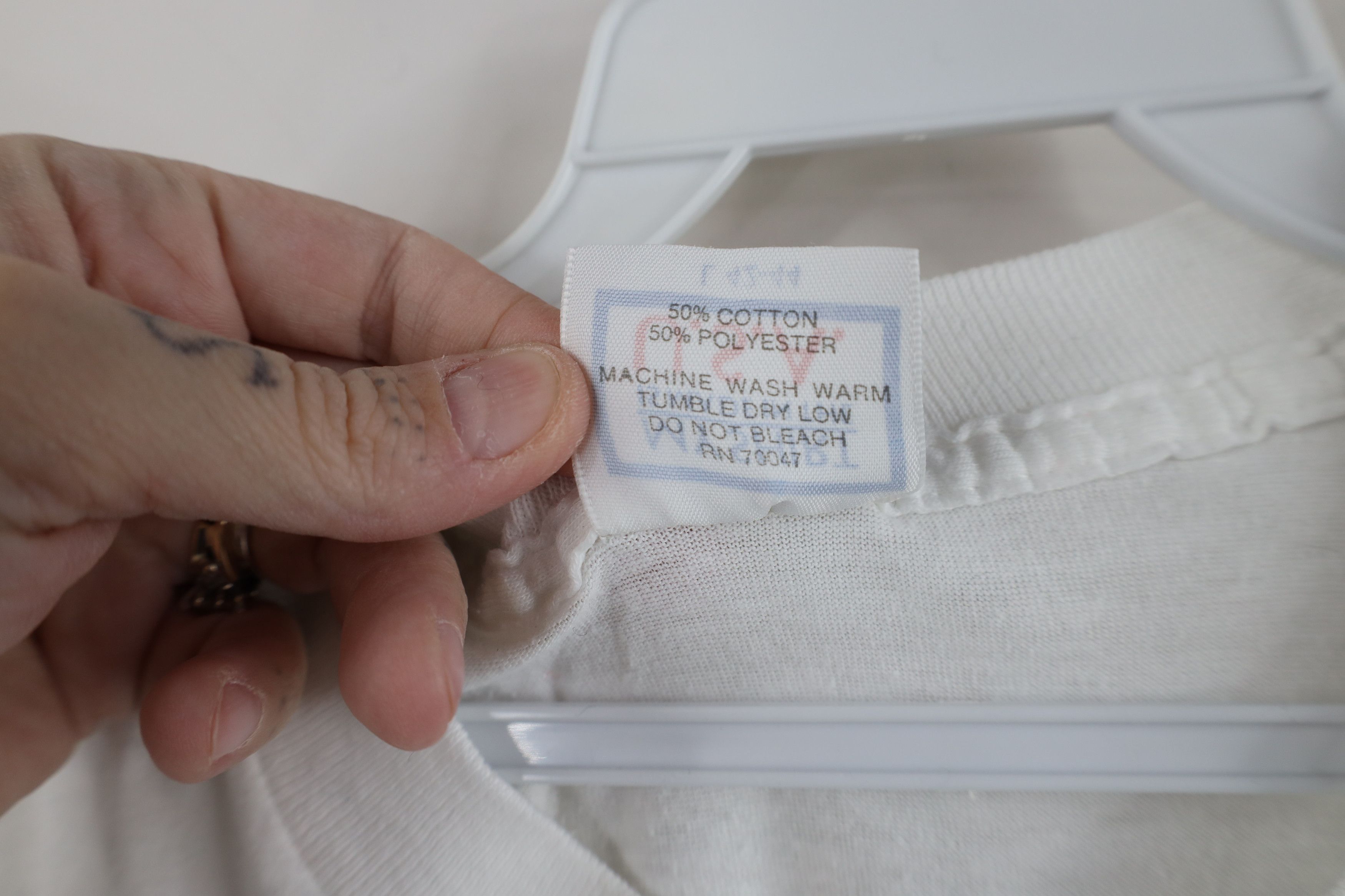 Vintage Vintage 90s RX Rainbow Septra Suspension T-Shirt White USA Size L / US 10 / IT 46 - 7 Thumbnail