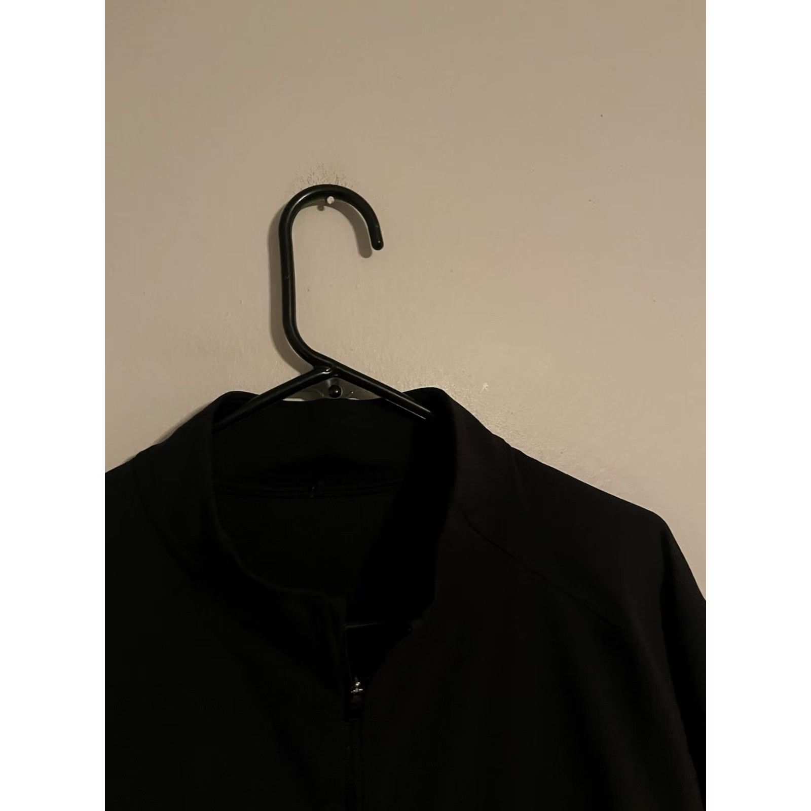 Lululemon Lululemon Airing Easy Bomber Jacket Black Full Zip LM4705S Active - Men's XL Black Full Zip Jacket Mens XL Size US XL / EU 56 / 4 - 2 Thumbnail