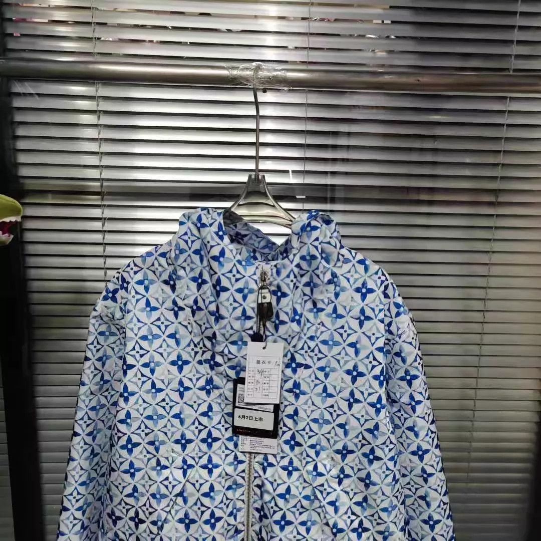 Louis Vuitton LV all over Monogram long coat 34 new with tags Size XS / US 0-2 / IT 36-38 - 2 Thumbnail