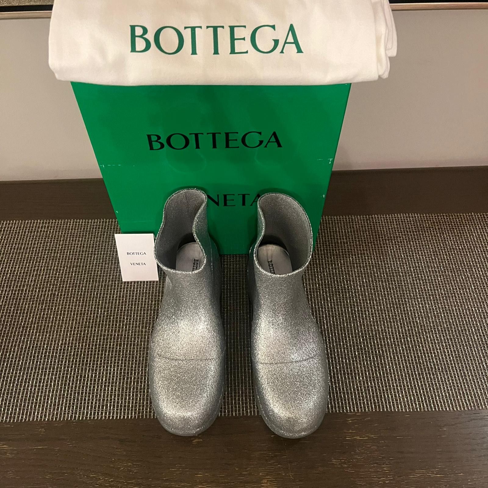 Bottega Veneta o1rshd1 Puddle Ankle Boots Spark Rubber in Silver Size US 10 / EU 43 - 10 Thumbnail