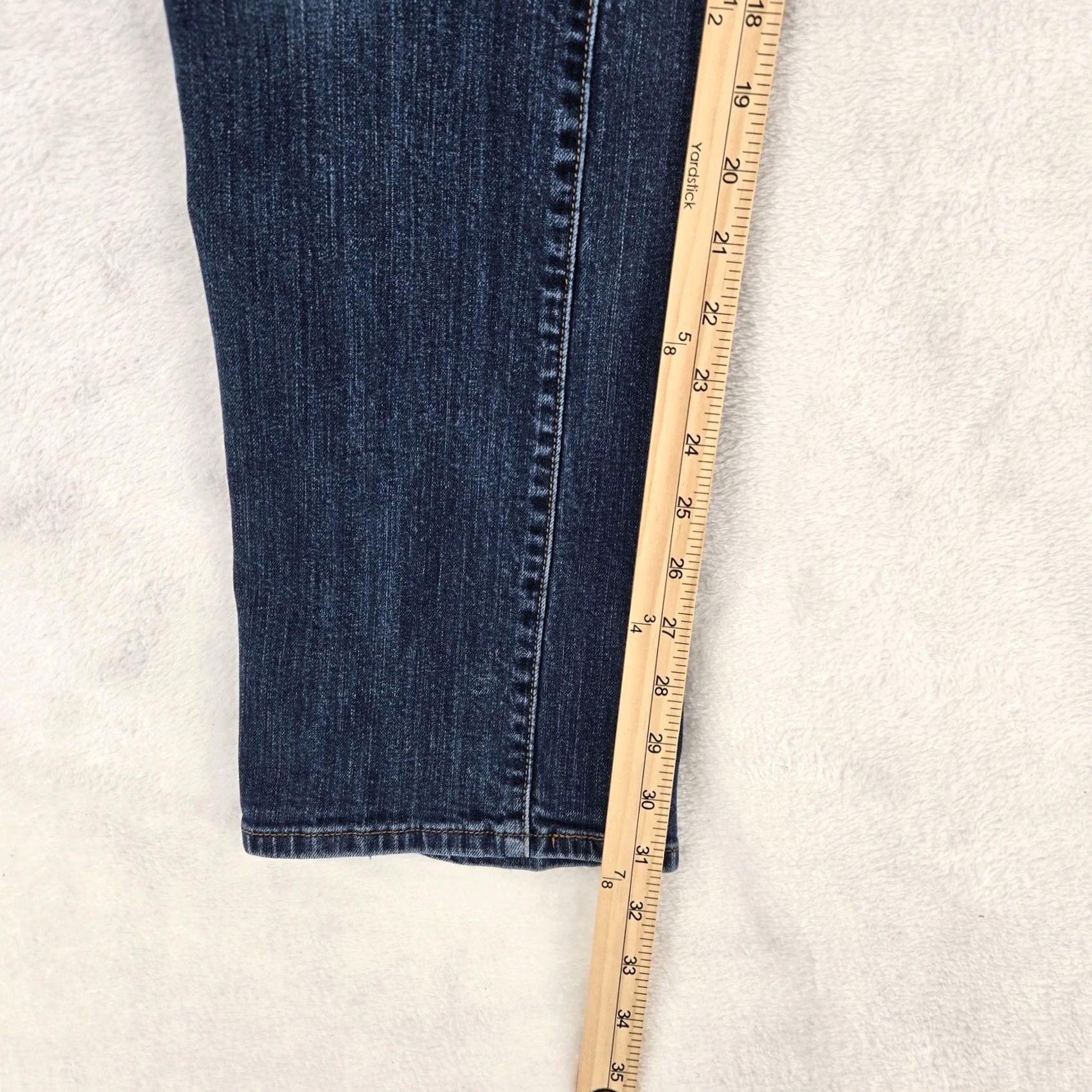 Levi's VINTAGE? No. Levi's 515 Straight Jeans Womens 12L W31 L34 Dark Wash Stretch Denim Mid Rise Size 34" / US 12 / IT 48 - 7 Thumbnail