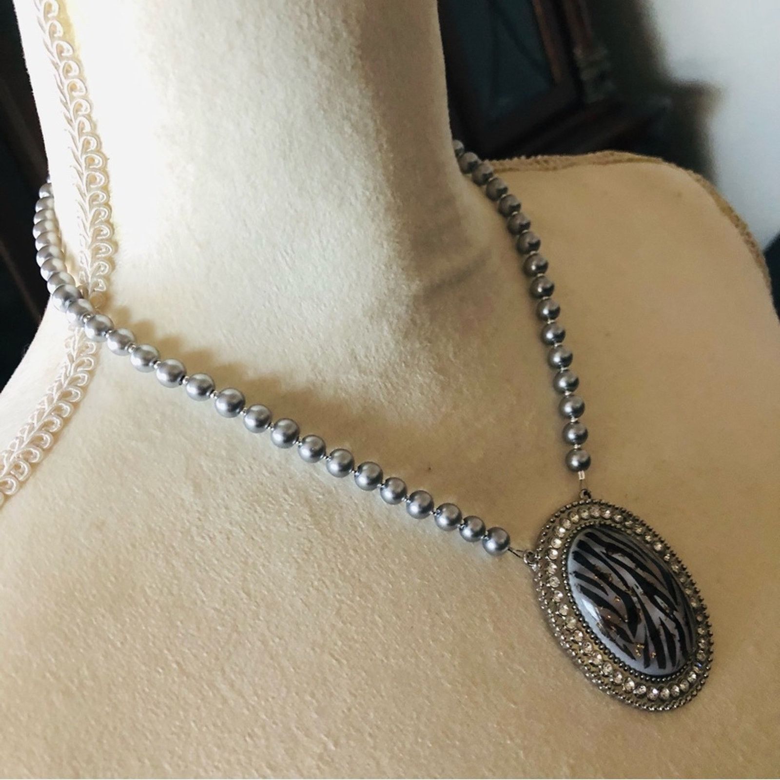 Handmade Handcrafted repurpose animal print halo Pearl necklace Size ONE SIZE - 3 Thumbnail