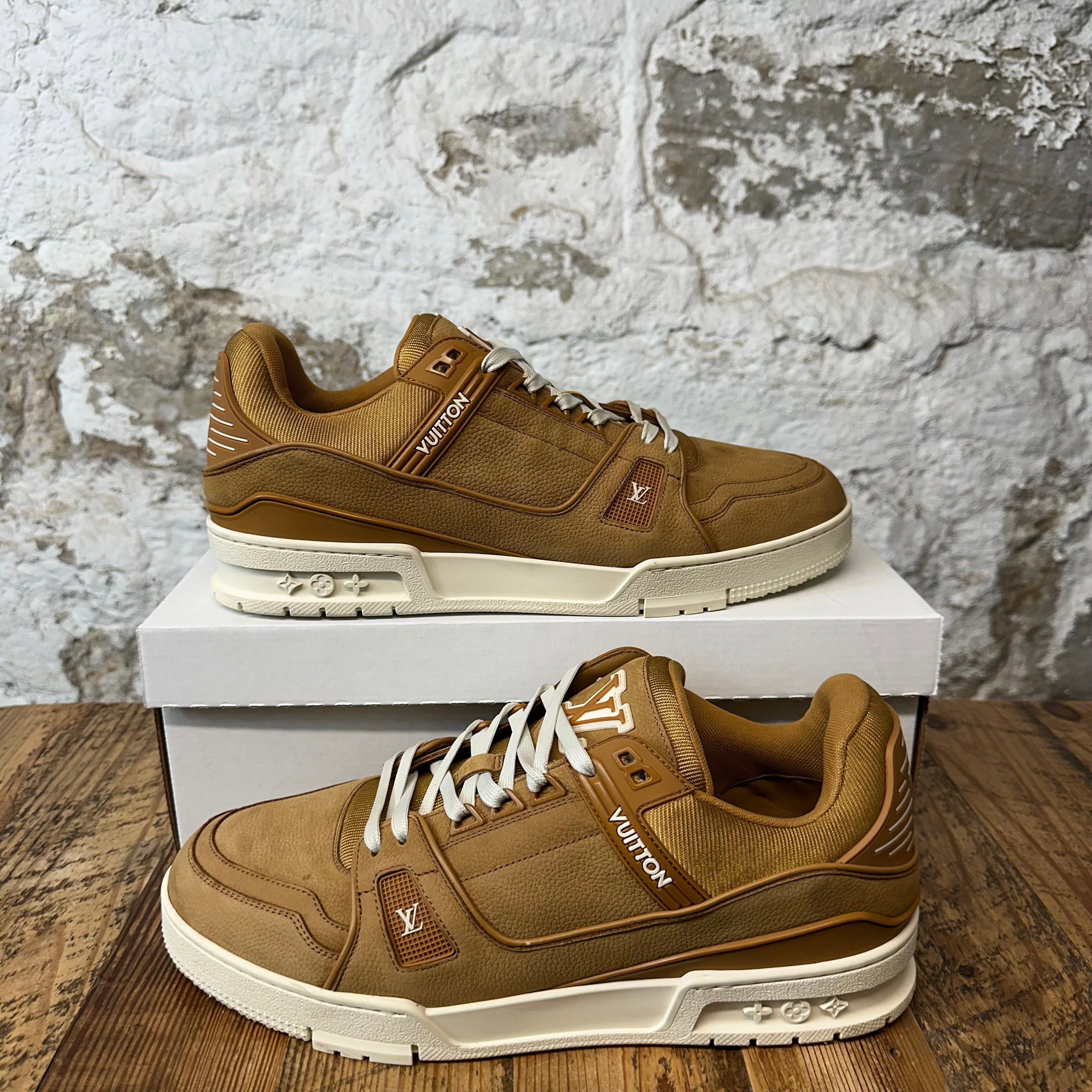 Louis Vuitton Louis Vuitton Brown Leather Trainer Sneaker Sz 10.5 (9LV) Size US 10.5 / EU 43-44 - 1 Thumbnail