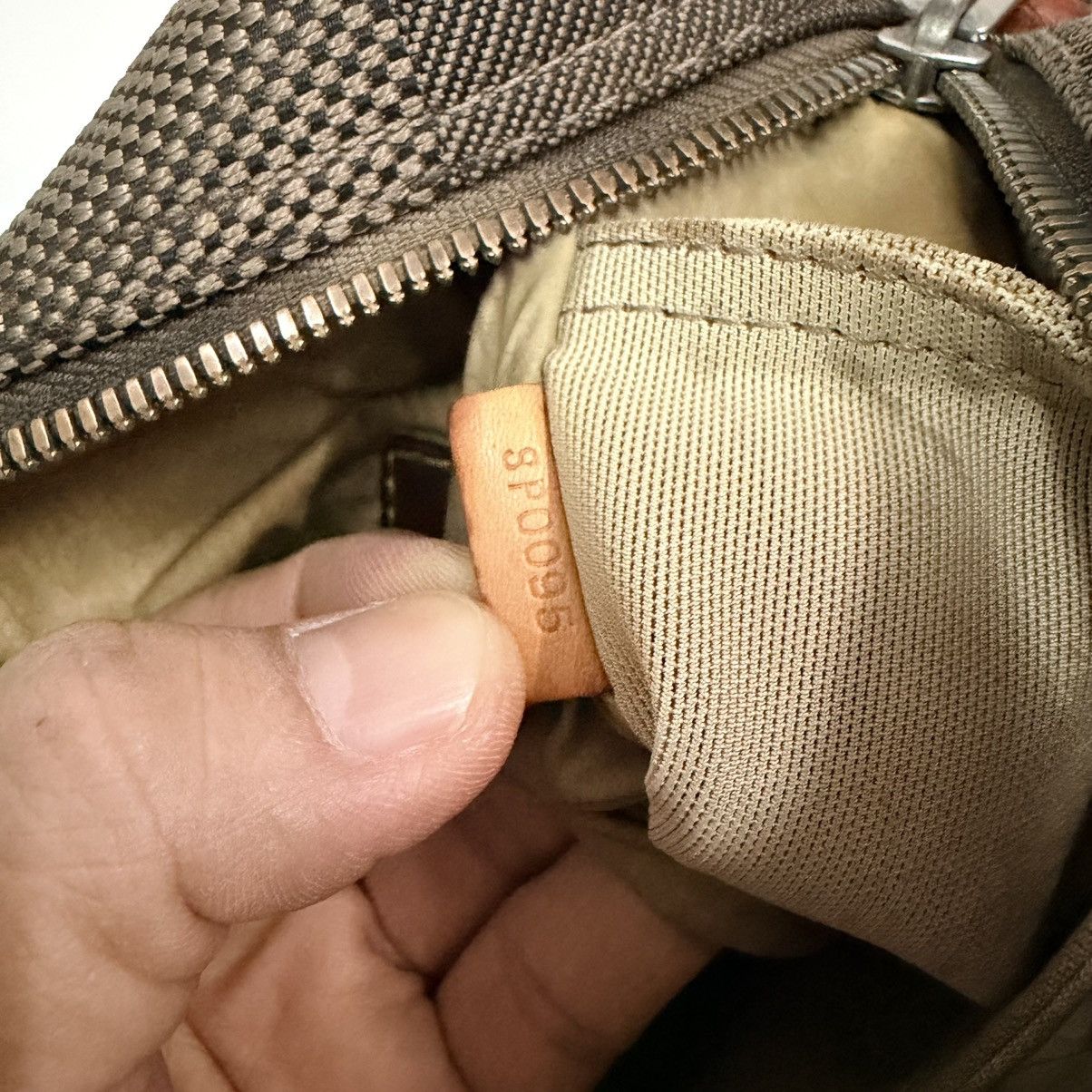 Louis Vuitton Louis Vuitton Canvas Sport Sling Bag Size ONE SIZE - 13 Thumbnail