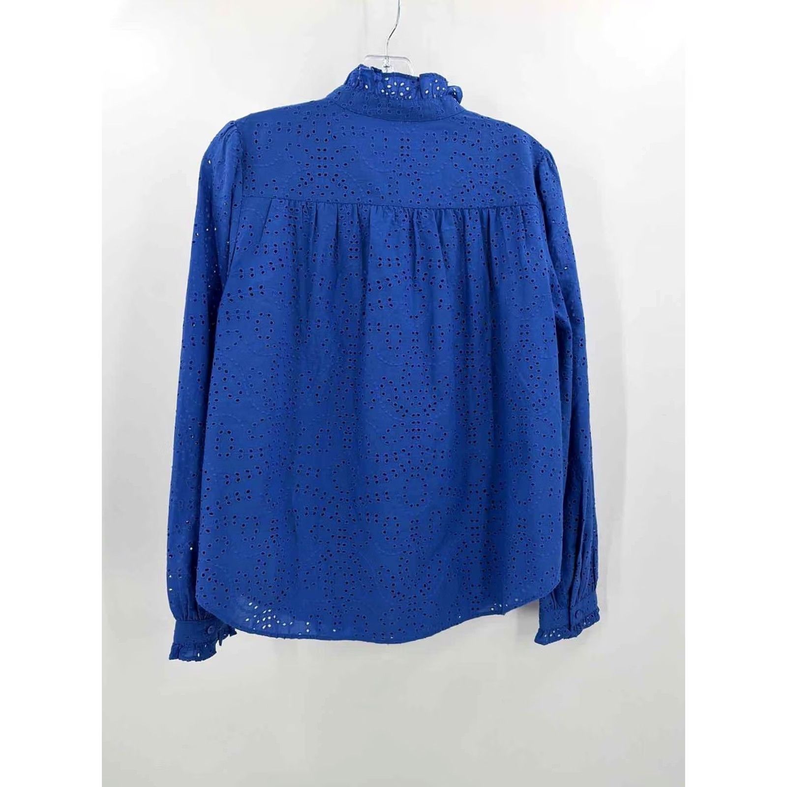 Ann Taylor Ann Taylor Blue Medium Eyelet Button Down Size M / US 6-8 / IT 42-44 - 3 Thumbnail