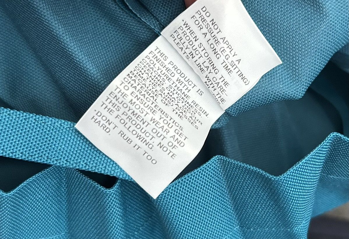 Issey Miyake me Issey Miyake Blue Trunk Pleats Bag OS Size ONE SIZE - 9 Thumbnail