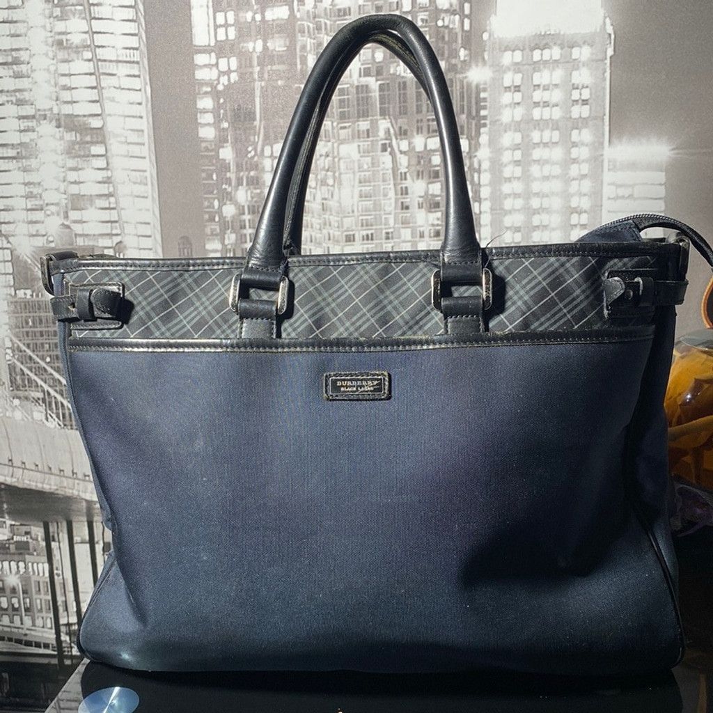 Burberry Authentic Burberry Tote Bag Size ONE SIZE - 1 Thumbnail