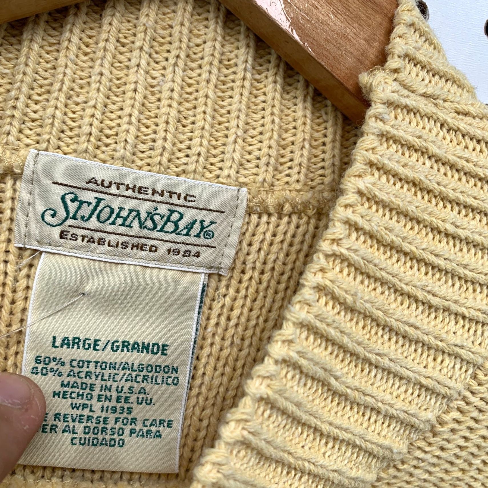 Vintage VINTAGE St Johns Sweater Women L Yellow Heavyweight Cable Knit USA Crew Neck Pullover Casual Mens Girls Womens Size L / US 10 / IT 46 - 6 Thumbnail
