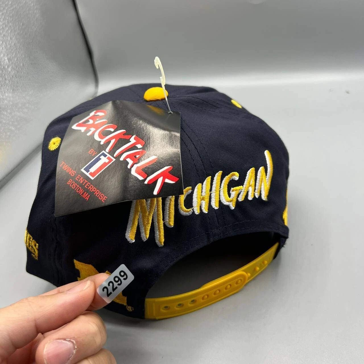 Twins Enterprise Inc. × Vintage Michigan Wolverines Hat Men Twins Enterprise Snap Back Cap Size ONE SIZE - 9 Thumbnail