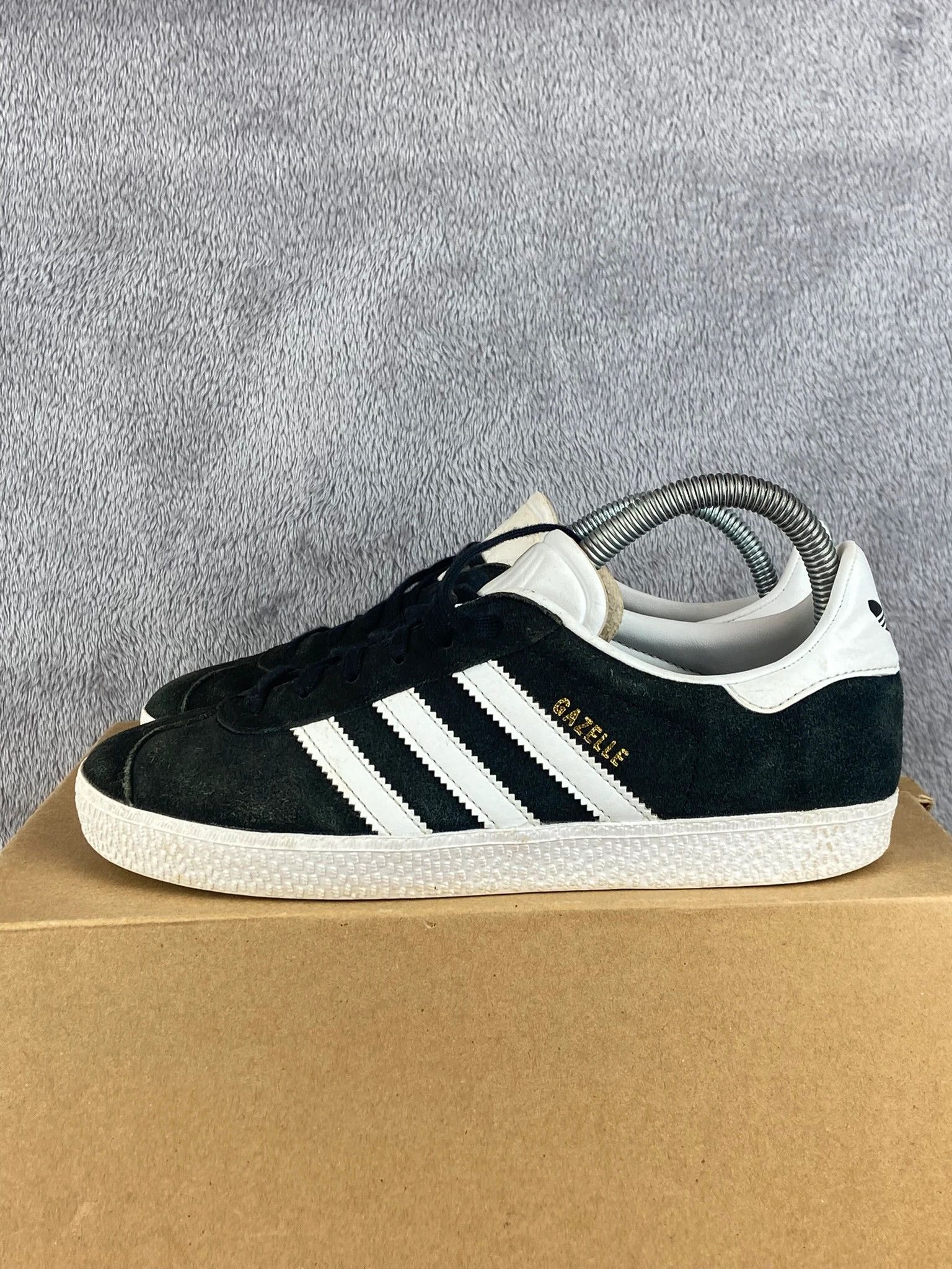 Adidas Adidas Gazelle sneakers black white retro vintage streetwear Size US 5 / EU 37 - 2 Thumbnail