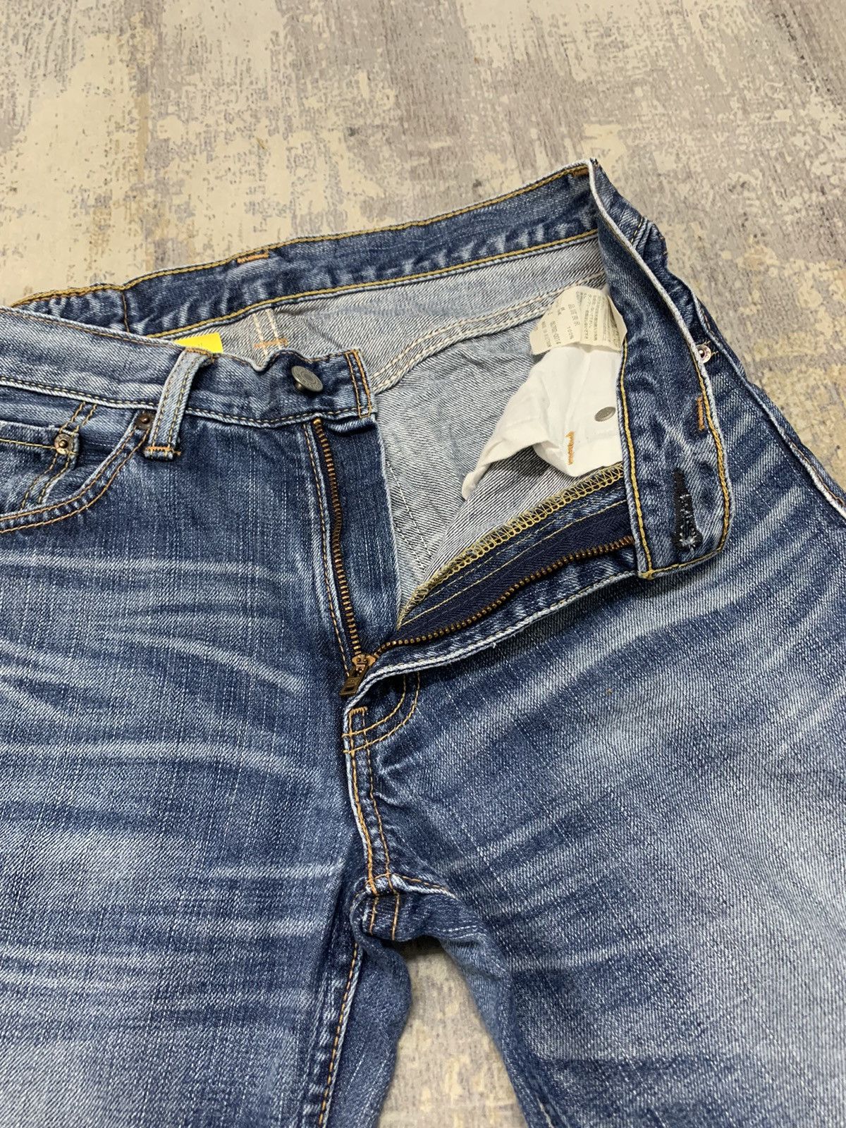 Levi's Vintage Levis 702 Distressed Denim Jeans 29x29.5 Size US 29 - 7 Thumbnail