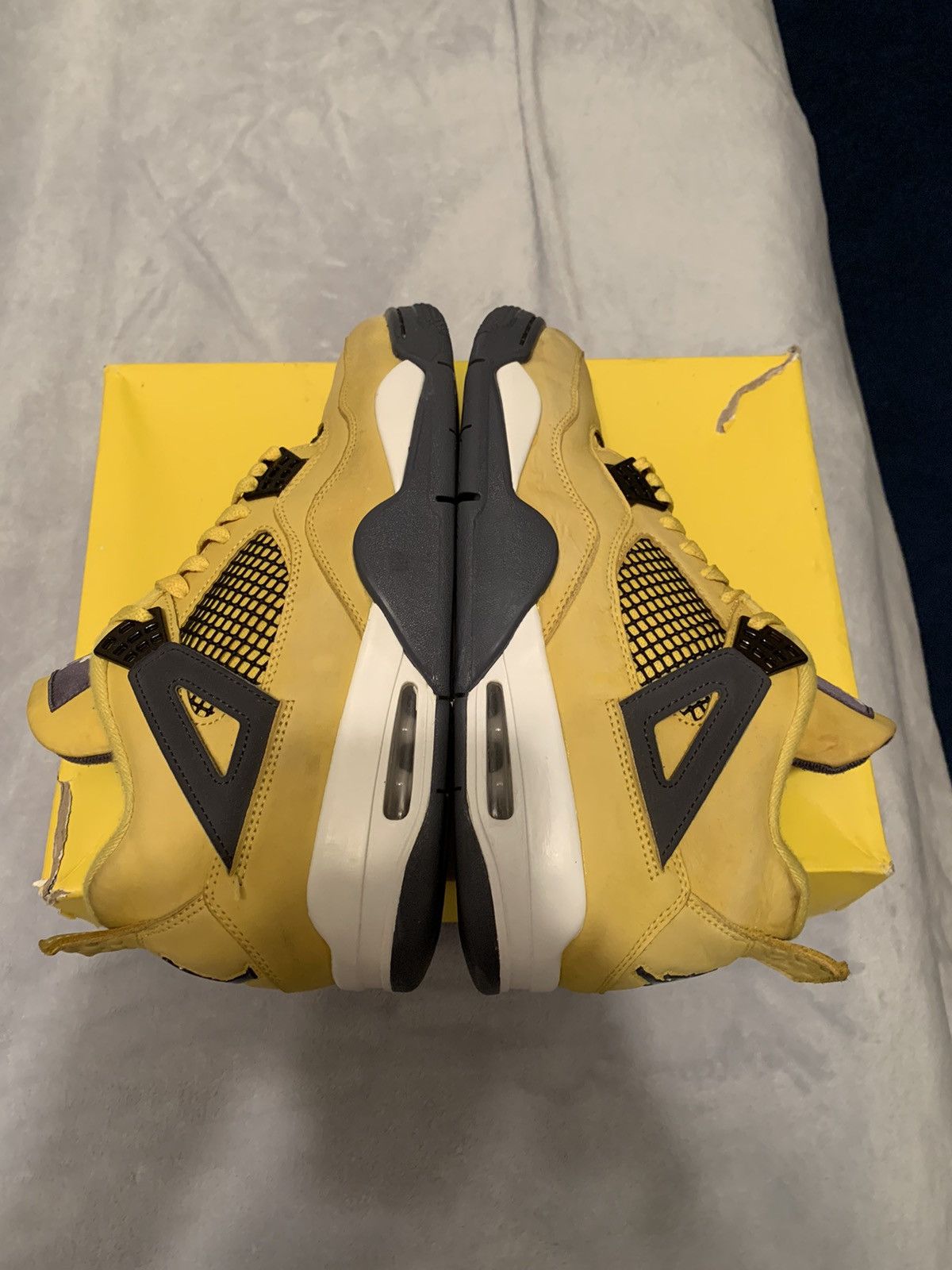 Jordan Brand Jordan 4 Retro Lightning 2021 Size 10.5 Size US 10.5 / EU 43-44 - 3 Thumbnail
