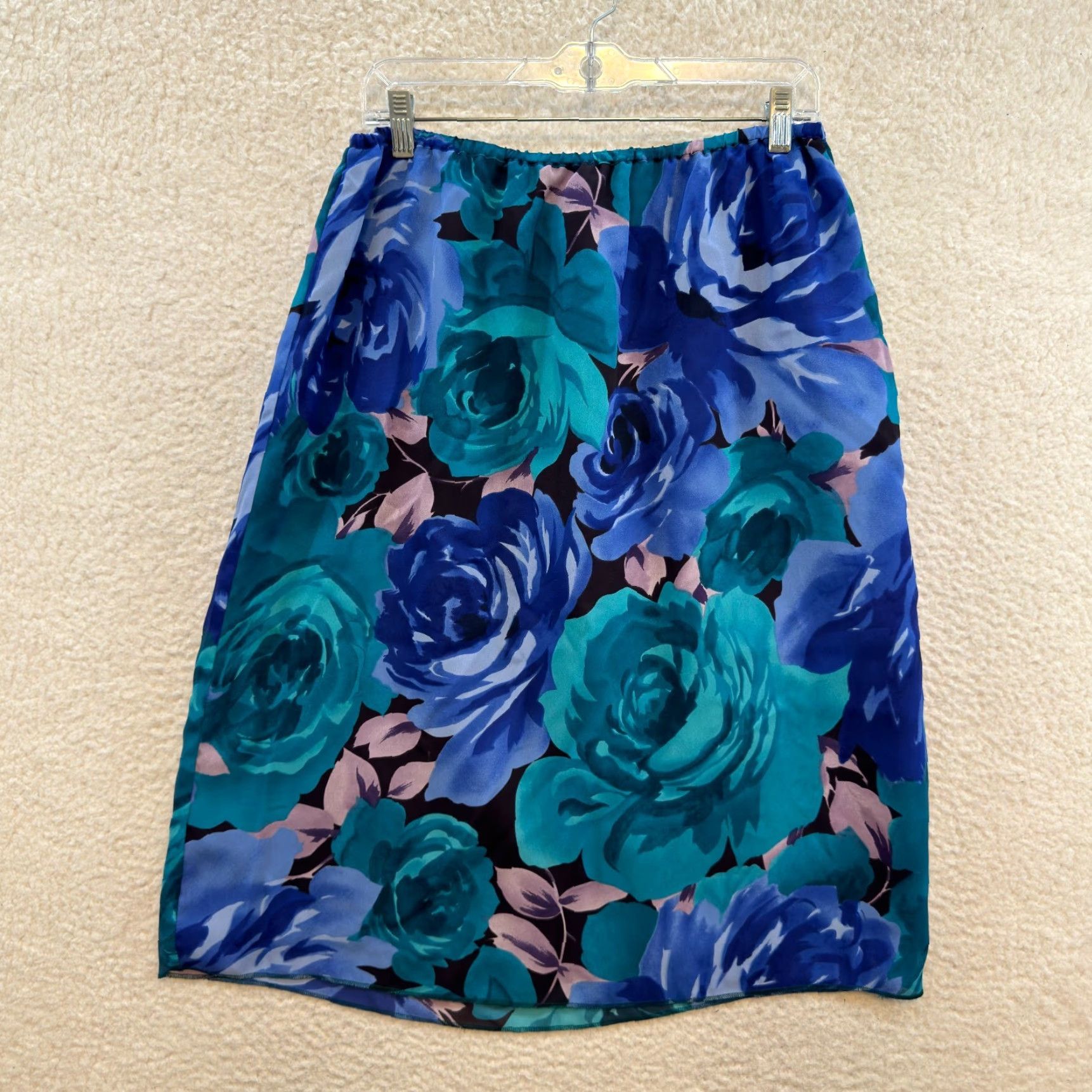 Vintage VINTAGE 90s Plus Size Midi Skirt 1X Blue Rose Floral USA Michael K & Company Size 40" / US 18 - 2 Thumbnail