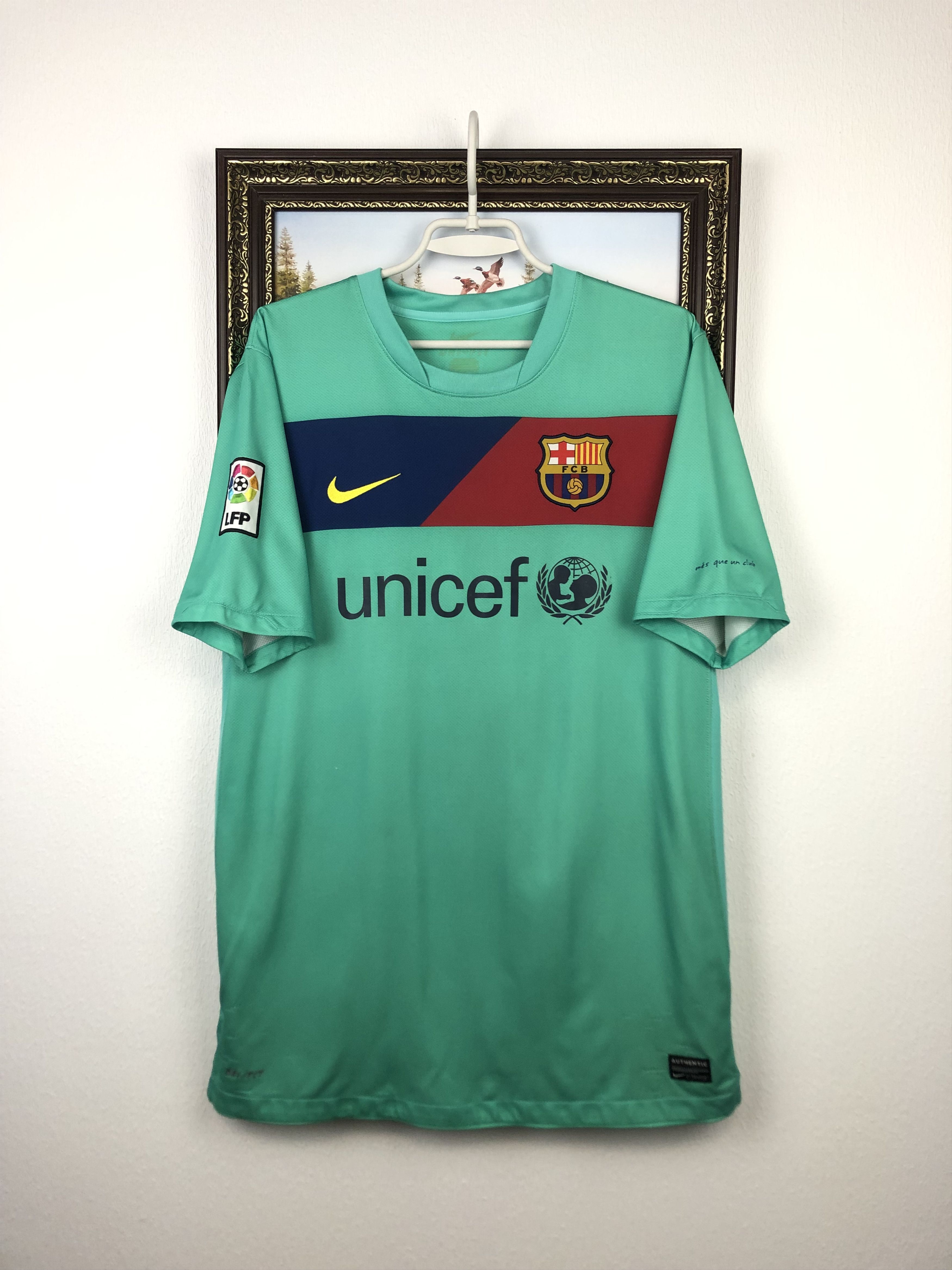 Nike Barcelona football shirt 2010 Soccer Nike Jersey Camiseta Size US L / EU 52-54 / 3 - 1 Thumbnail