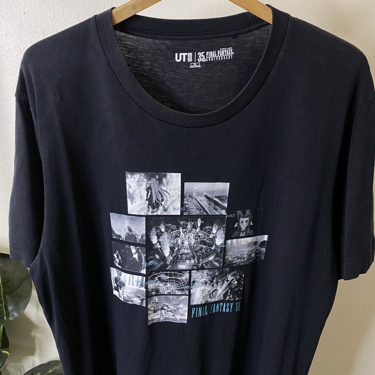 Uniqlo Final Fantasy VII Video Games 35th Anniversary Collaboration Size US L / EU 52-54 / 3 - 2 Thumbnail