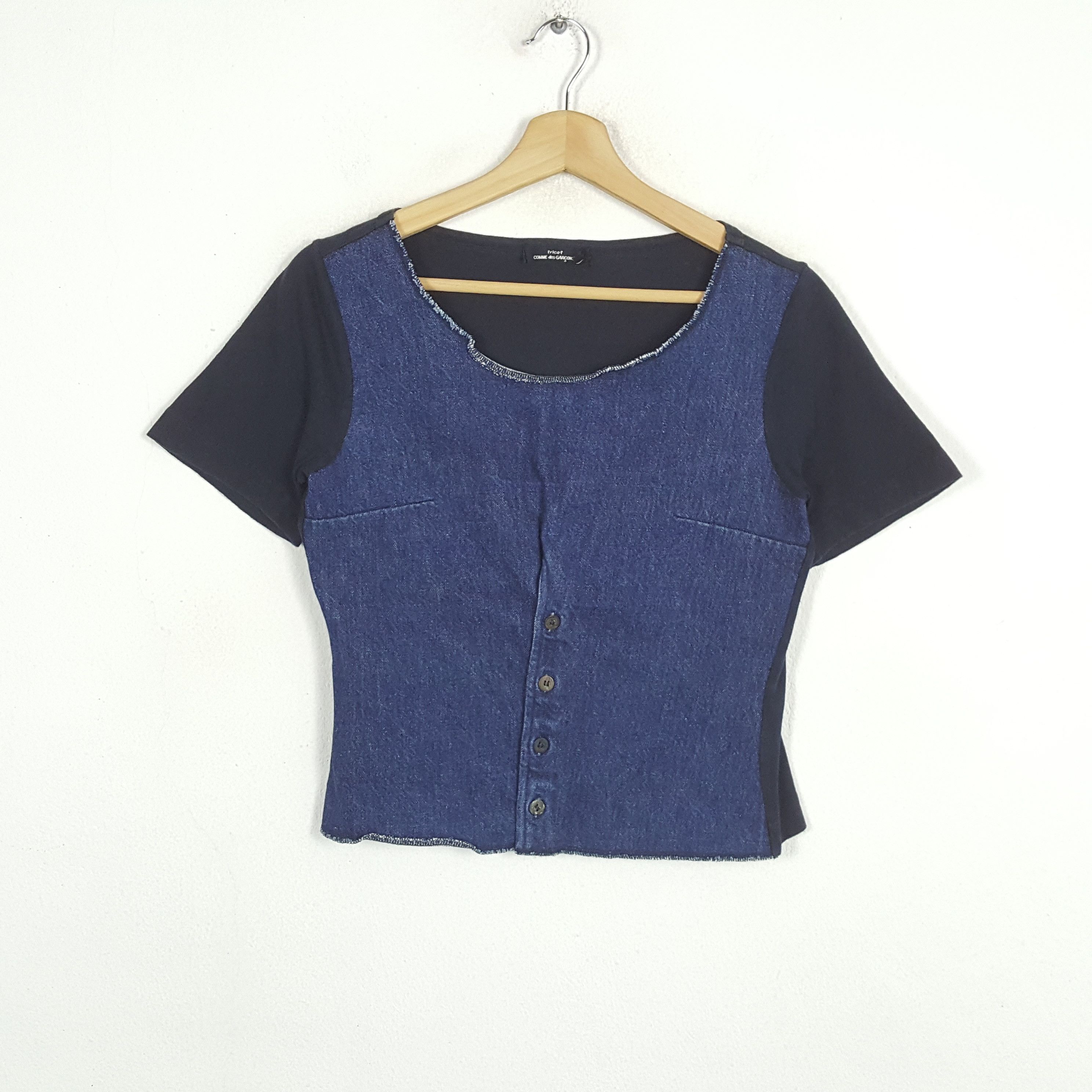 Vintage TRICOT COMME DES GARÇONS Japan Fashion Brand T-Shirt