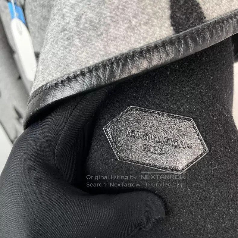 Louis Vuitton Louis Vuitton Long black bathrobe coat with full print and Size XXS / US 00 / IT 34 - 3 Thumbnail