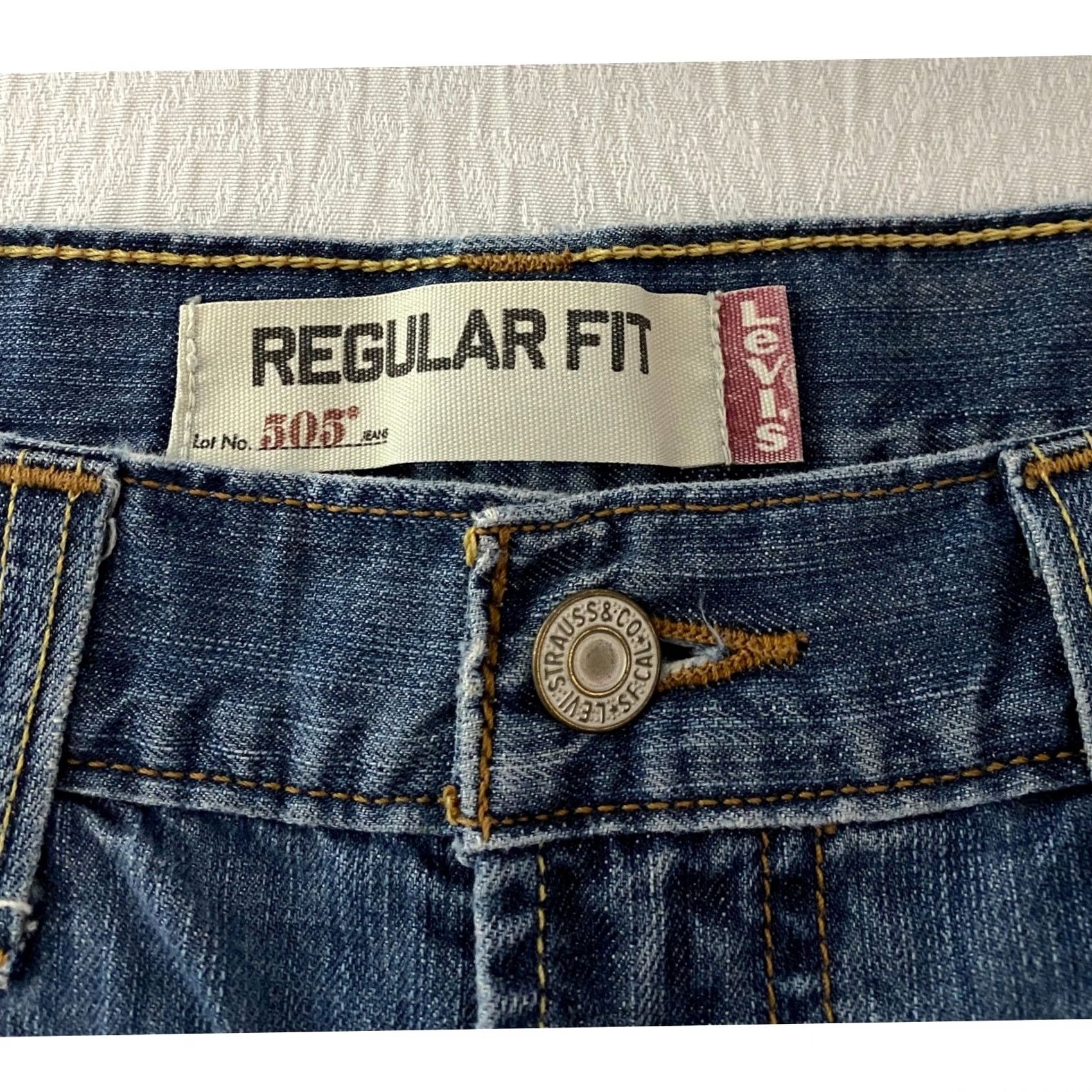 Levi's Levi's 505 Regular Fit Jeans Mens 33x30 Medium Wash Blue Straight Leg 100% Cotton Size US 33 - 7 Thumbnail