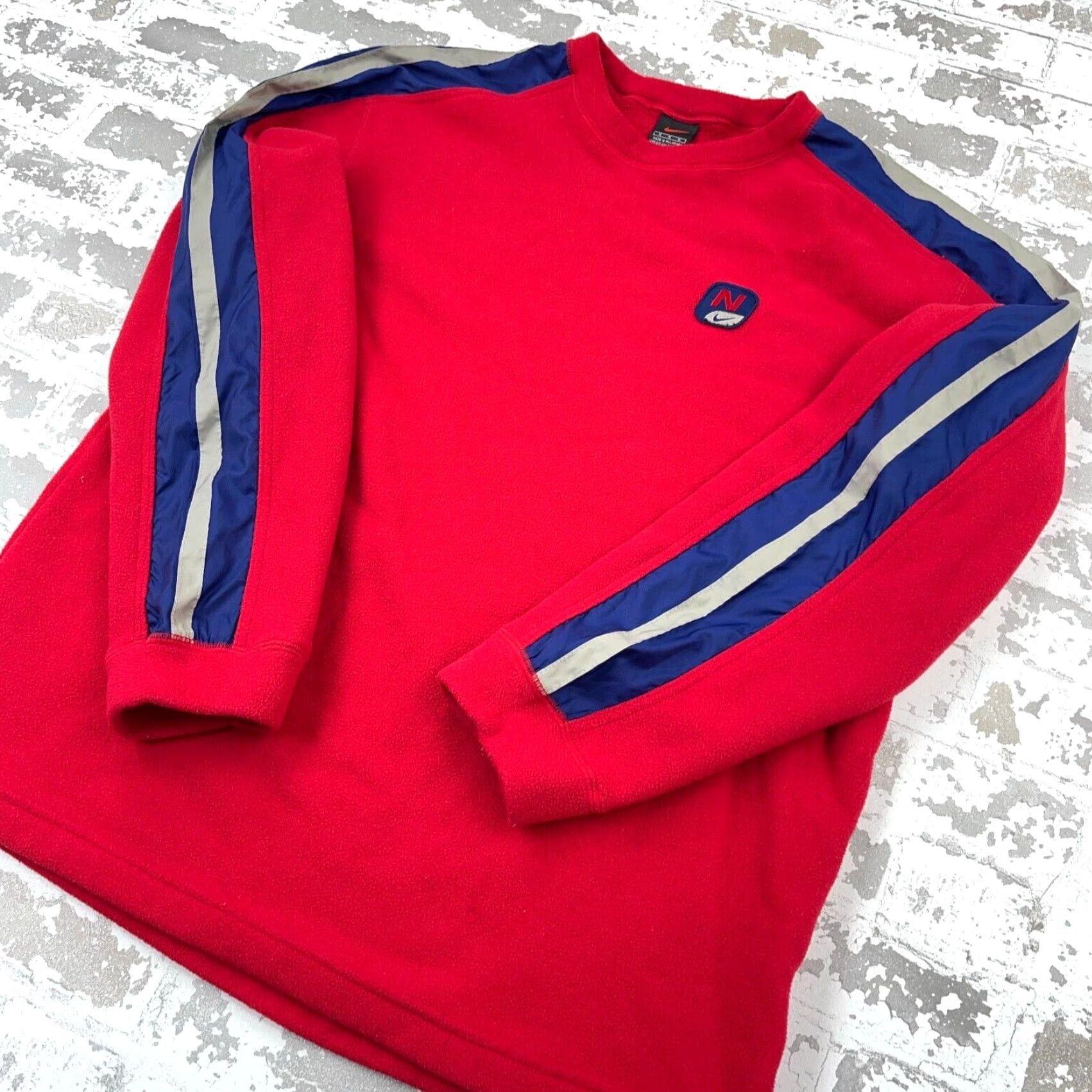 Nike VINTAGE Nike Sweatshirt Men Medium Red Fleece Crewneck Sweater Y2K 2000s Cyber Nike Mens Crew Neck Sweatshirt Red Fleece Size US M / EU 48-50 / 2 - 4 Thumbnail