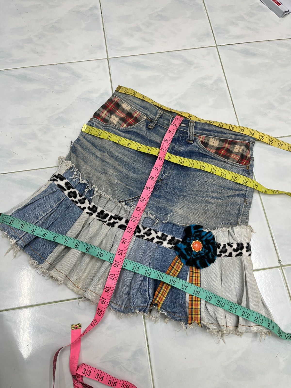 Levi's 🔥🔥🔥STEALS LEVIS CUSTOM SKIRTS Size 29" - 14 Thumbnail