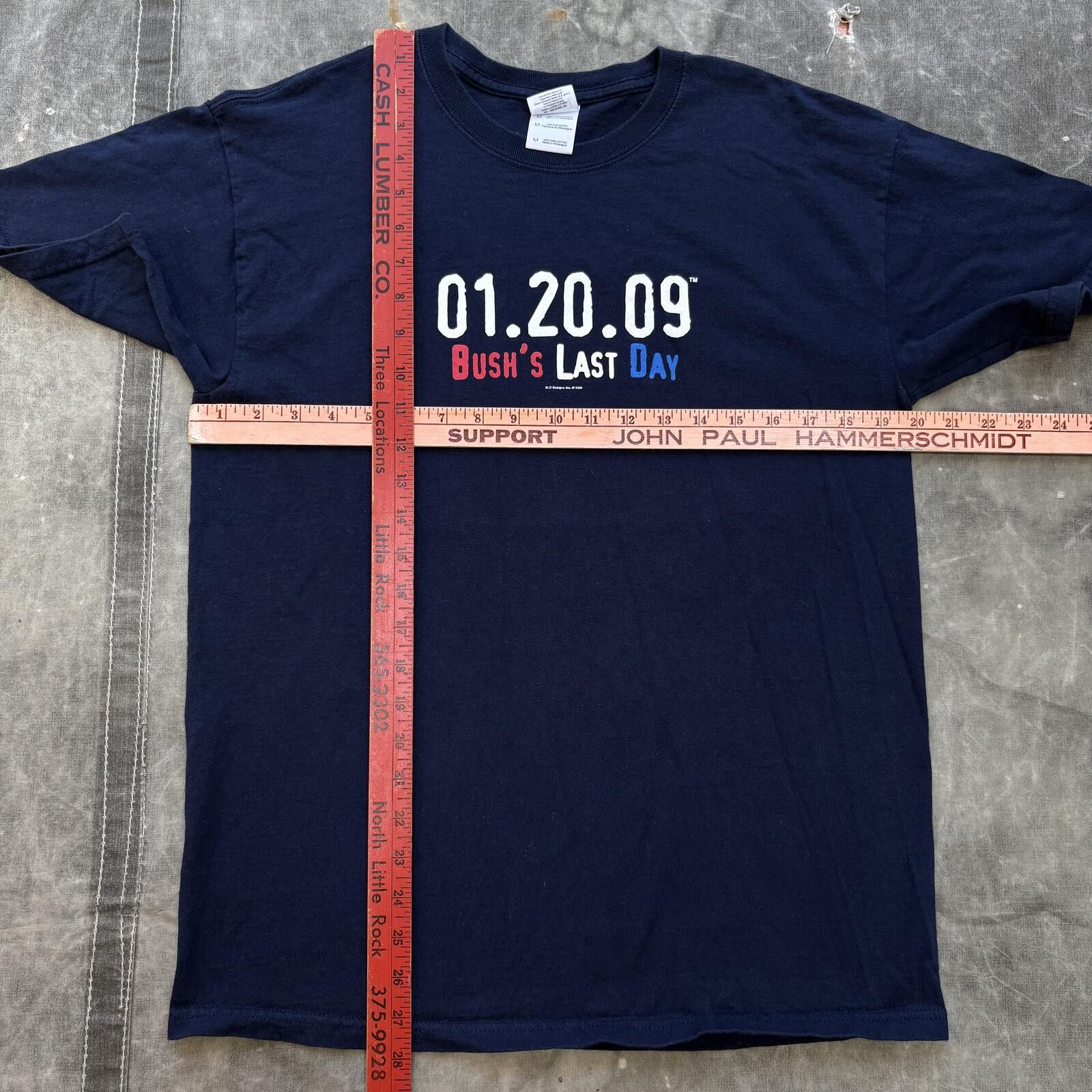 Gildan Vintage Y2K George W. Bush’s Last Day Funny Political Shirt Size US M / EU 48-50 / 2 - 5 Thumbnail