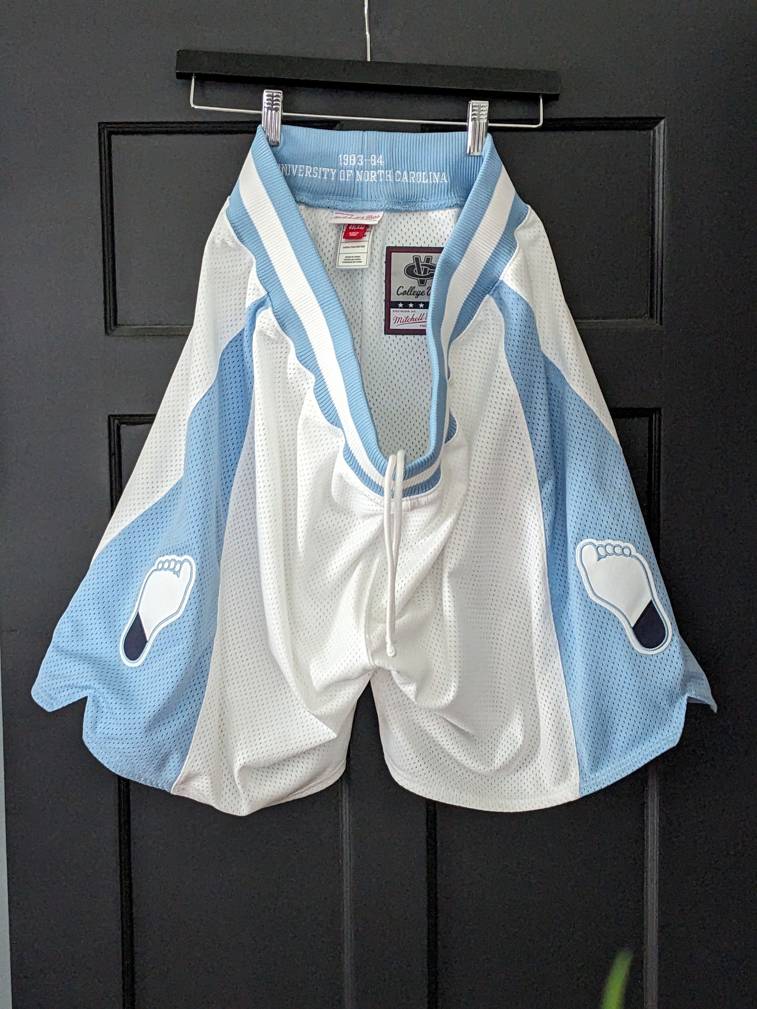 Mitchell & Ness UNC '83-84 Authentic Home Game Shorts Size US 38 / EU 54 - 2 Thumbnail