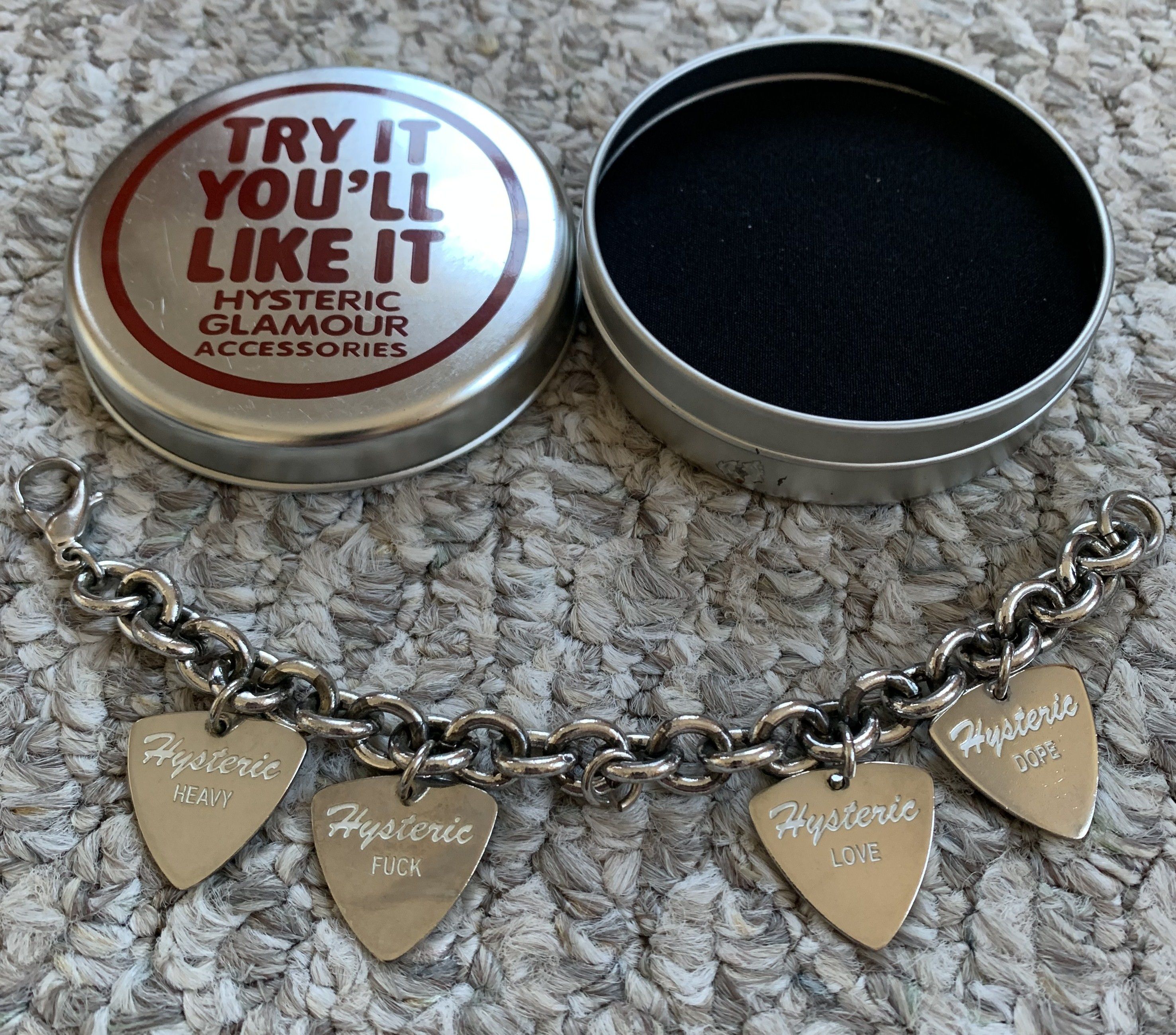 Hysteric Glamour Hysteric Glamour Guitar Pick Charm Bracelet + Case Size ONE SIZE - 3 Thumbnail