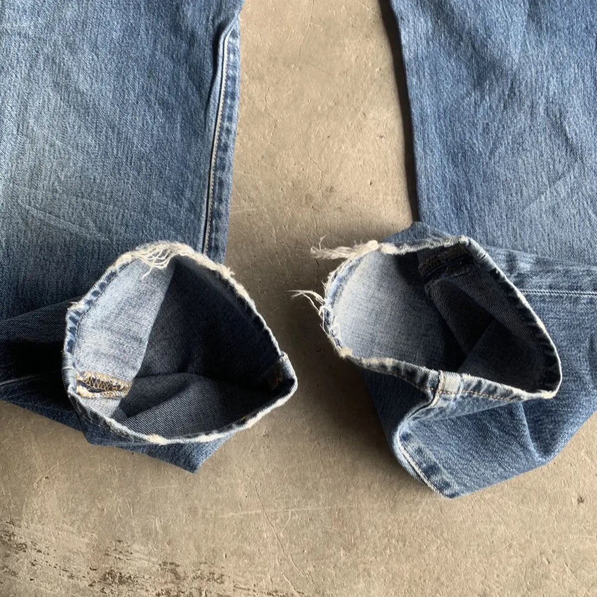Levi's Vintage Clothing Levis 501 Distressed 31x31 BlueWash Levi’s Jeans Ripped Pant Size US 31 - 17 Thumbnail