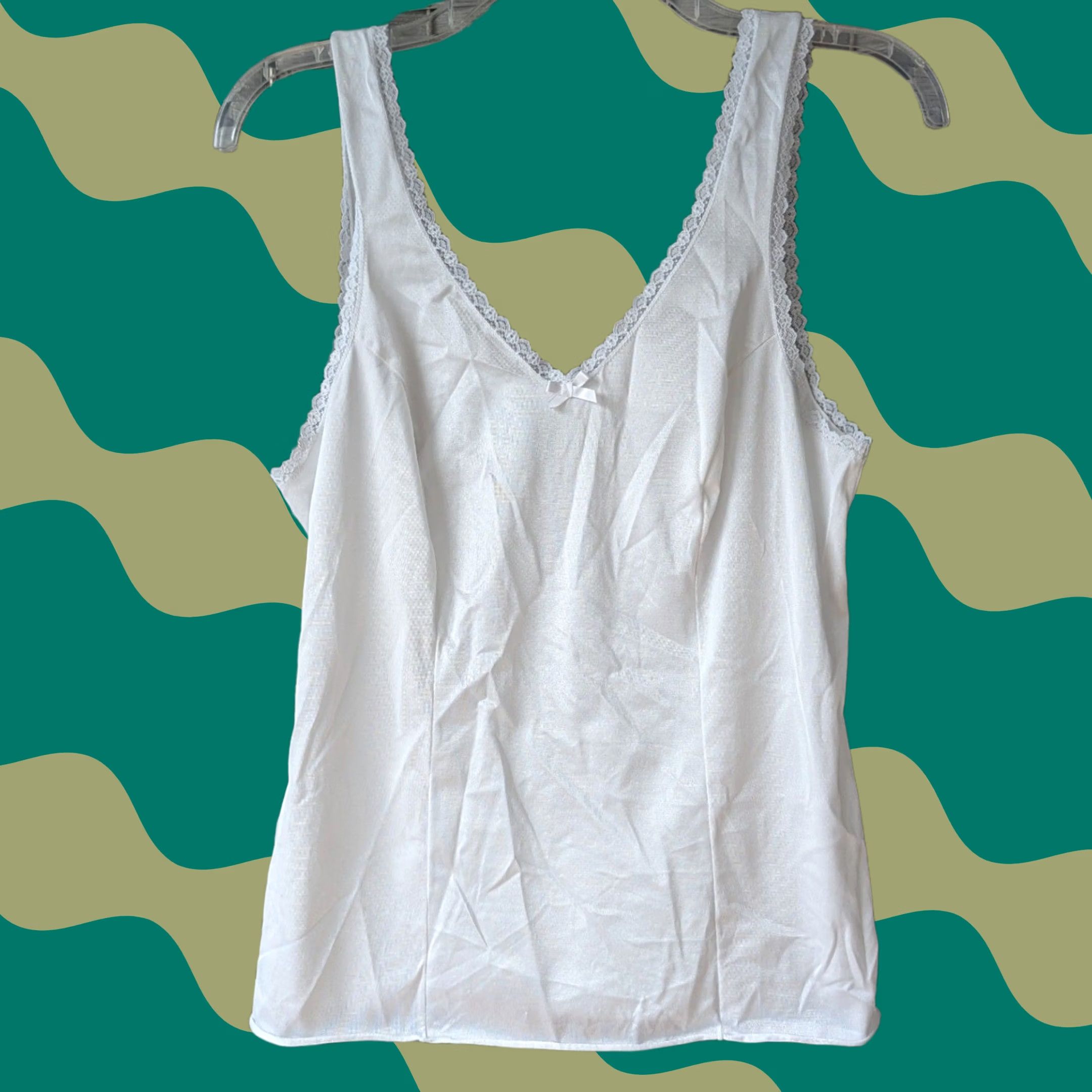 Vintage VINTAGE Velrose White Lace Trim Camisole Shell VNeck Scoop Back Tank Top Bridal S/M Womens Size M / US 6-8 / IT 42-44 - 1 Thumbnail