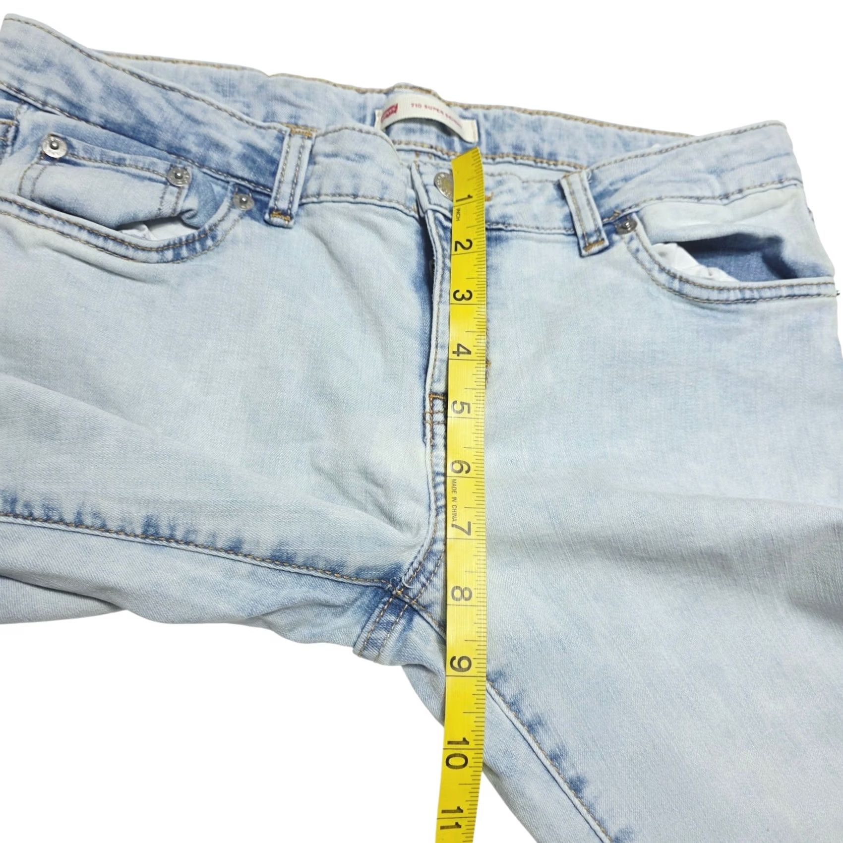 Levi's Levi's 710 Super Skinny Jeans Women’s Size 12 ½ Plus Light Wash Stretch Denim Jeans Slim 5-Pocket Zip Button Blue Mens Women Girls Size 34" / US 12 / IT 48 - 5 Thumbnail