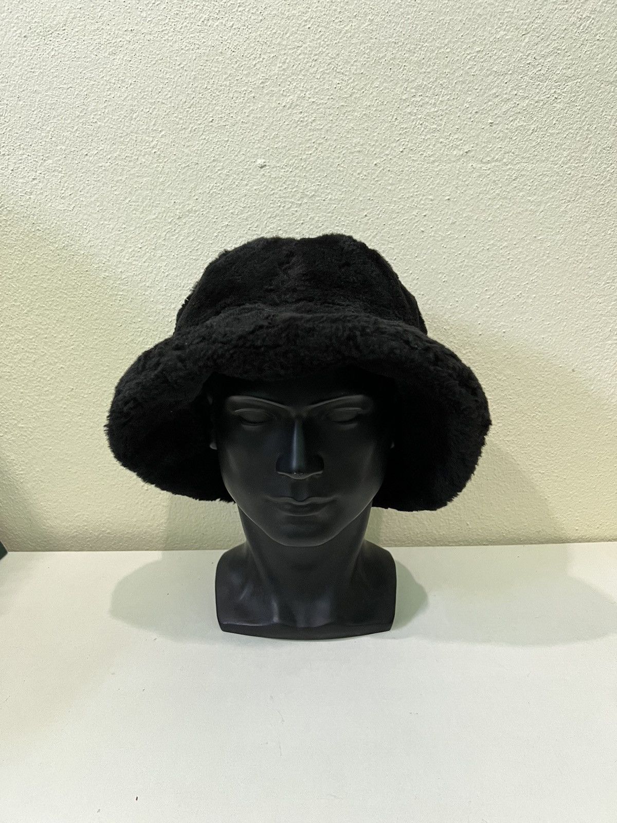 Japanese Brand Japanese Brand Fur Fleece Bucket Hats Size ONE SIZE - 2 Thumbnail
