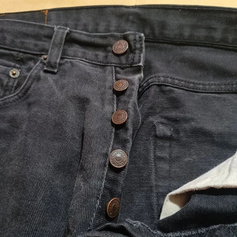 Levi's Vintage Levis 501 Black Jeans Made in USA fits W31 L29 1997 Size US 31 - 16 Thumbnail