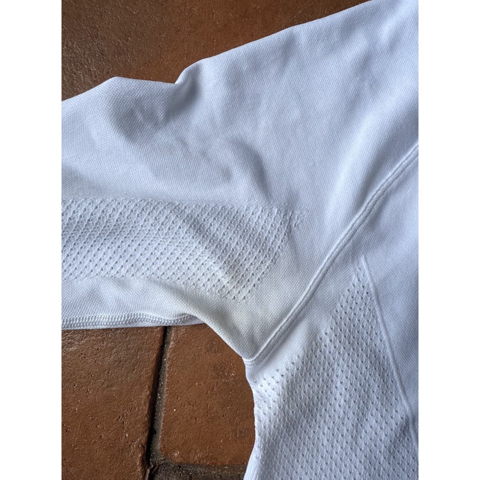Lululemon Lululemon Ventilate Full Zip Hooded Jacket Women's Size 4 White Athletic Yoga Size S / US 4 / IT 40 - 7 Thumbnail