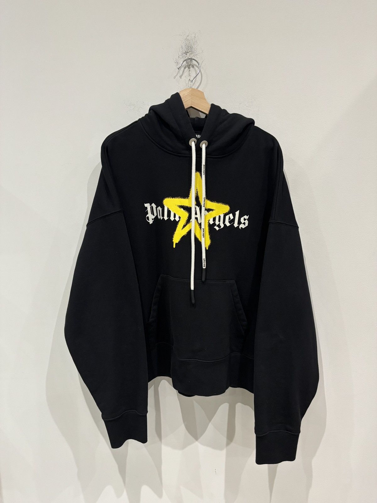 Palm Angels Palm Angels Star Sprayed Hoodie Black / Yellow Size: M Size US M / EU 48-50 / 2 - 1 Thumbnail