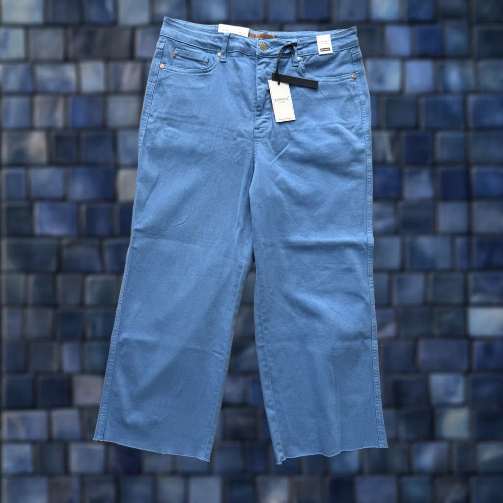 Vintage Judy Blue Jeans Womens 15/32 Blue High Waist Garment Dyed Fray Hem Crop Wide Leg Jeans Lion Logo Bohemian City Hip Hop 5-Pocket Design Regular Womens Size 24" / US 00 / IT 34 - 1 Thumbnail