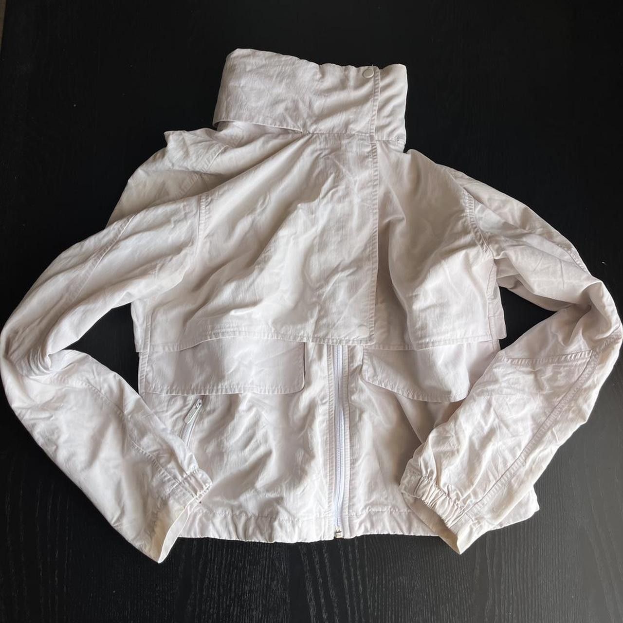 Lululemon Lululemon waterproof hooded white jacket Size XS / US 0-2 / IT 36-38 - 1 Thumbnail
