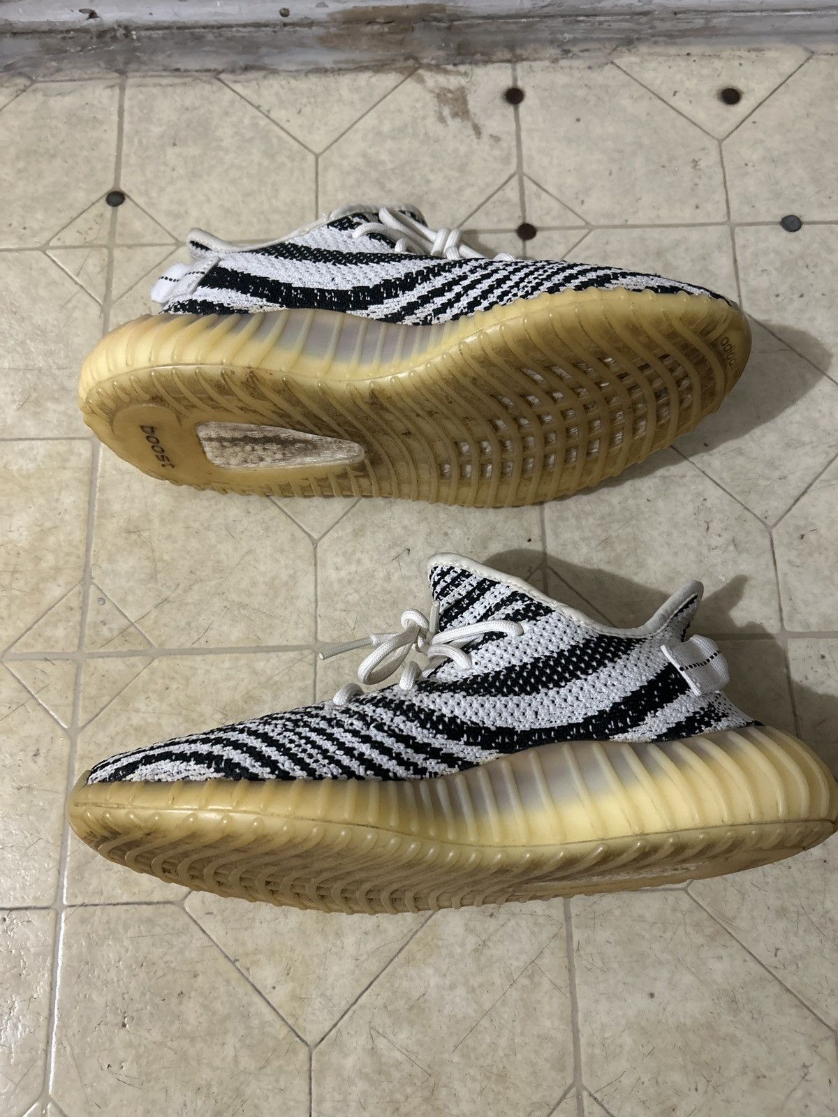 Yeezy adidas Yeezy Boost 350 V2 Zebra Size US 9 / EU 42 - 1 Thumbnail