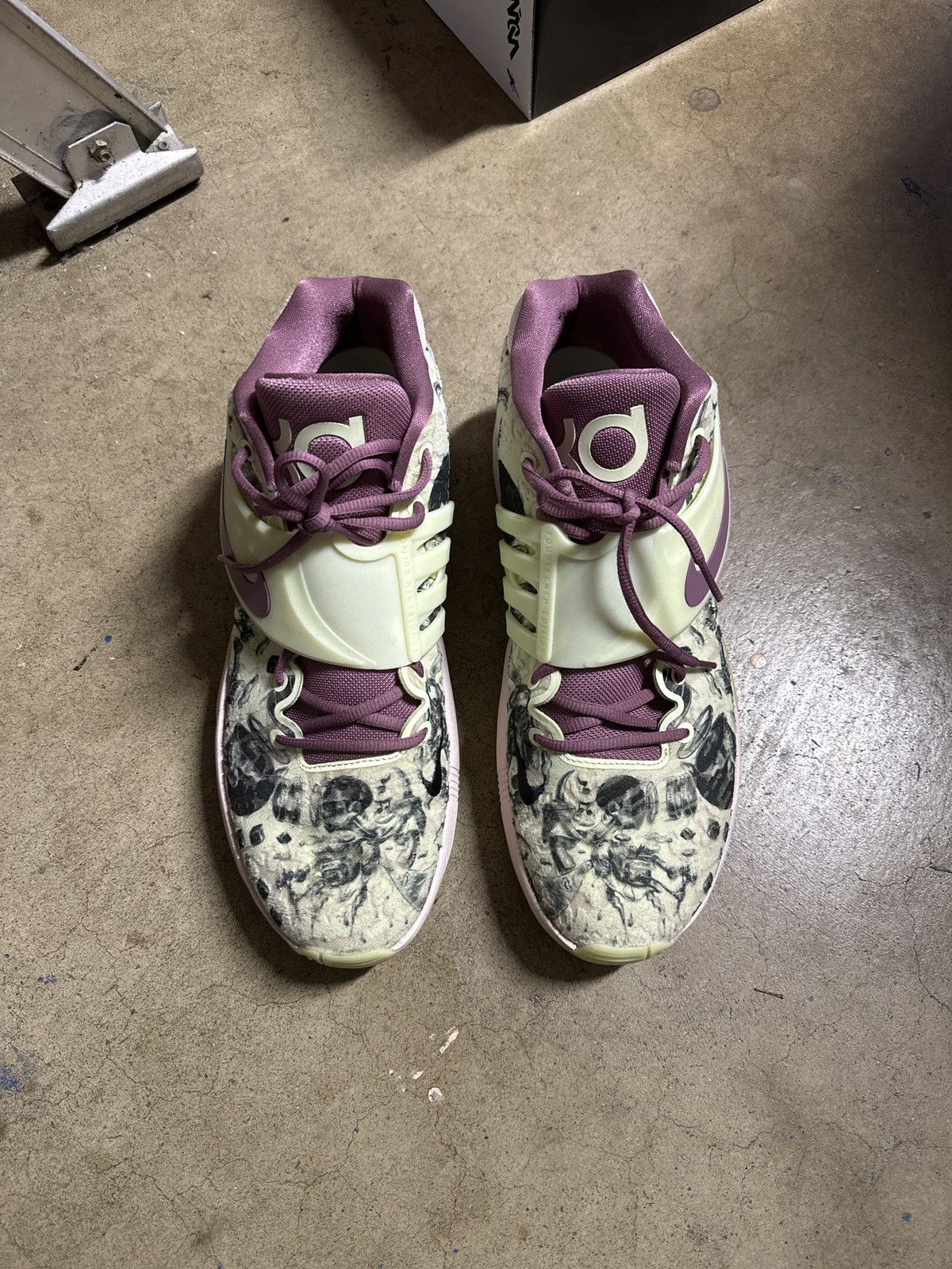 Nike KD14 Surrealism Size US 13 / EU 46 - 3 Thumbnail