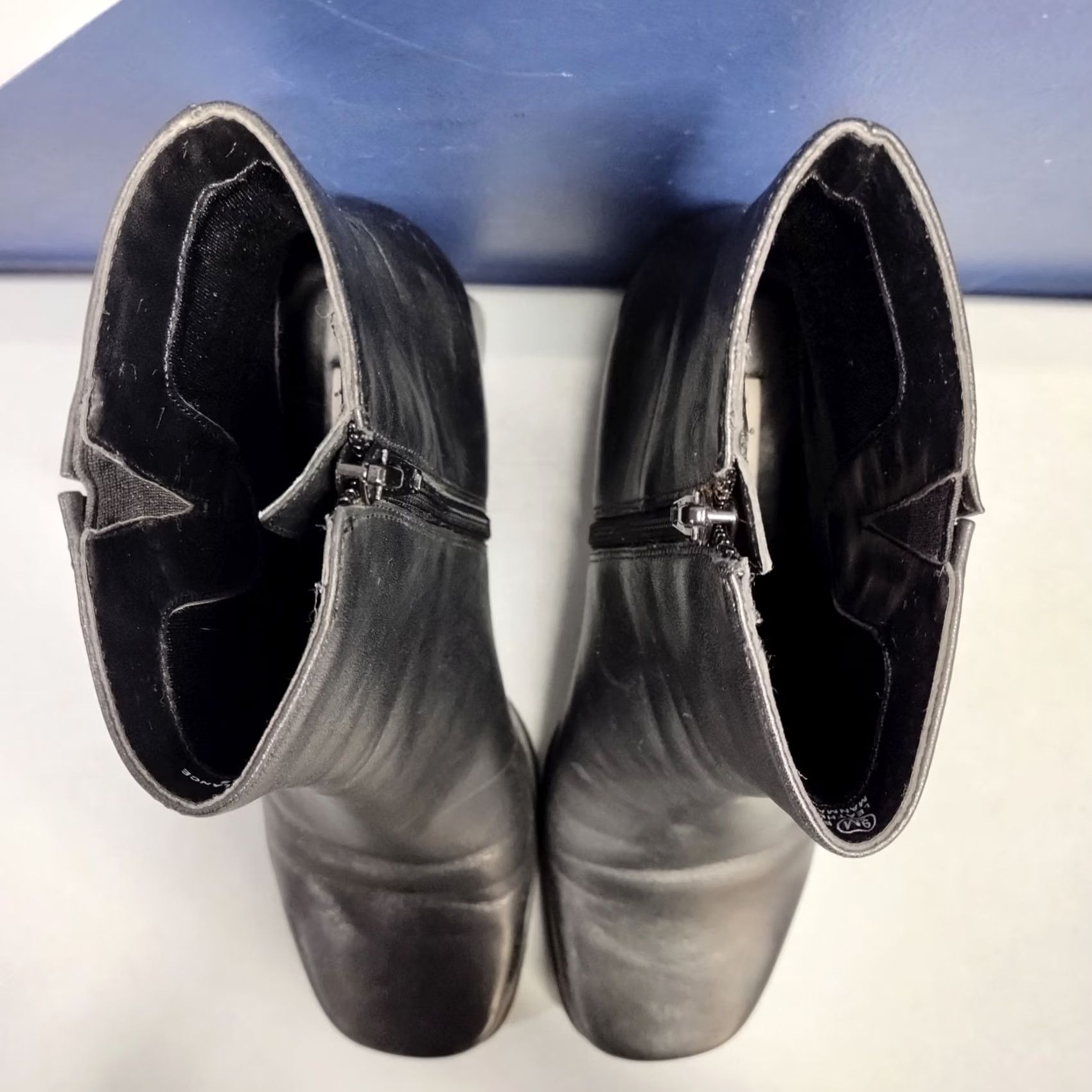 Vintage Madeline Womens Bootie Shoes 9M Black Leather Square Toe Block Heel Side Zip Size US 9 / IT 39 - 6 Thumbnail