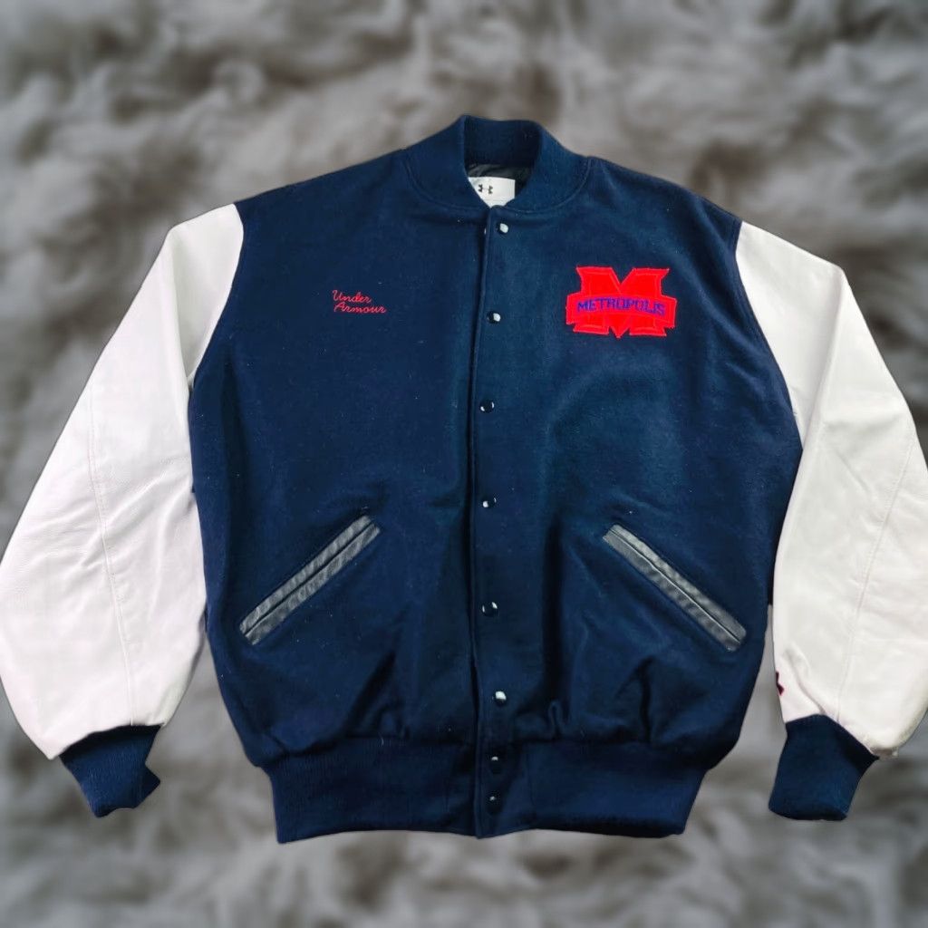 Under Armour Under Armour Metropolis Alter Ego Varsity Jacket Navy/White 2XL Mens Wool/Nylon Snap Button Pockets Leather Arms Regular Size Guide Size US XXL / EU 58 / 5 - 1 Thumbnail